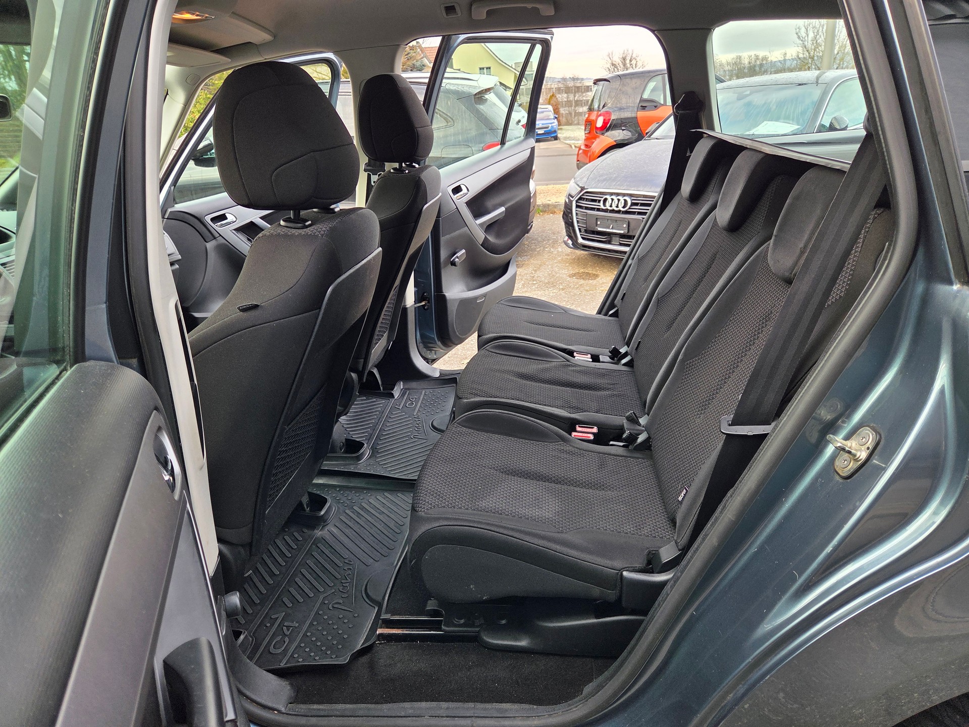 CITROEN Grand C4 Picasso 1.6i 16V Attraction Ausführung 7 Sitzplätze-image-8