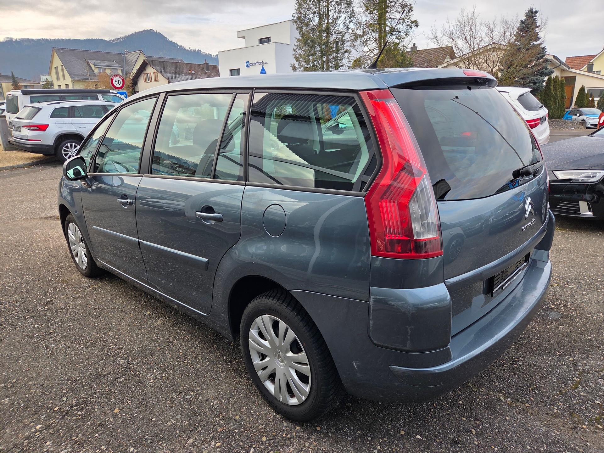 CITROEN Grand C4 Picasso 1.6i 16V Attraction Ausführung 7 Sitzplätze-image-3