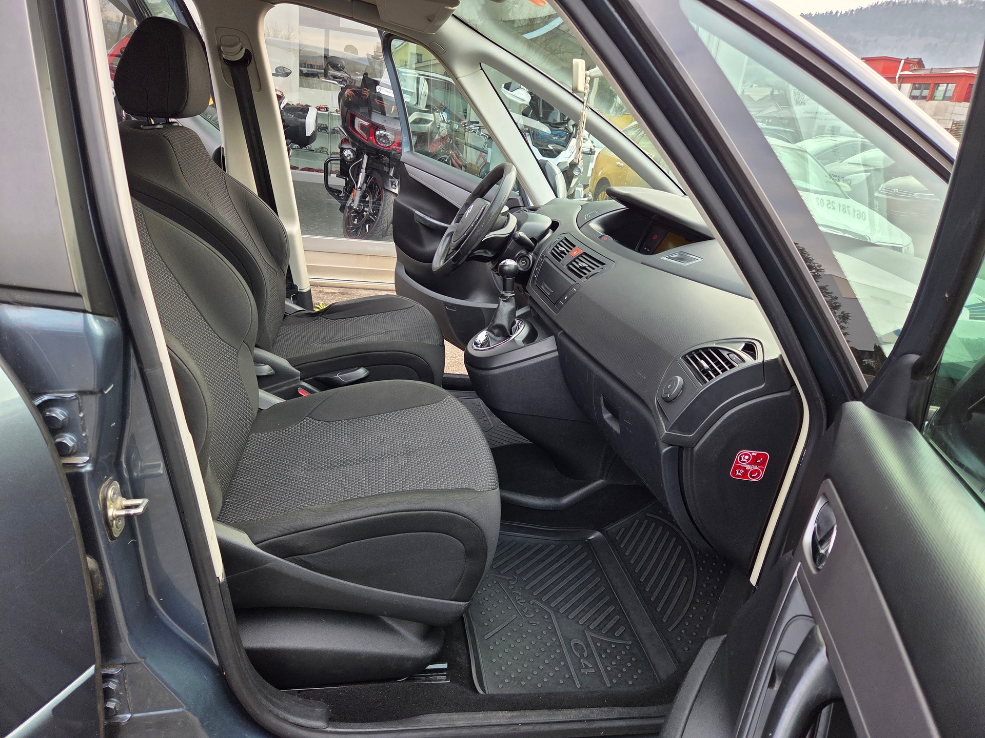 CITROEN Grand C4 Picasso 1.6i 16V Attraction Ausführung 7 Sitzplätze-image-9