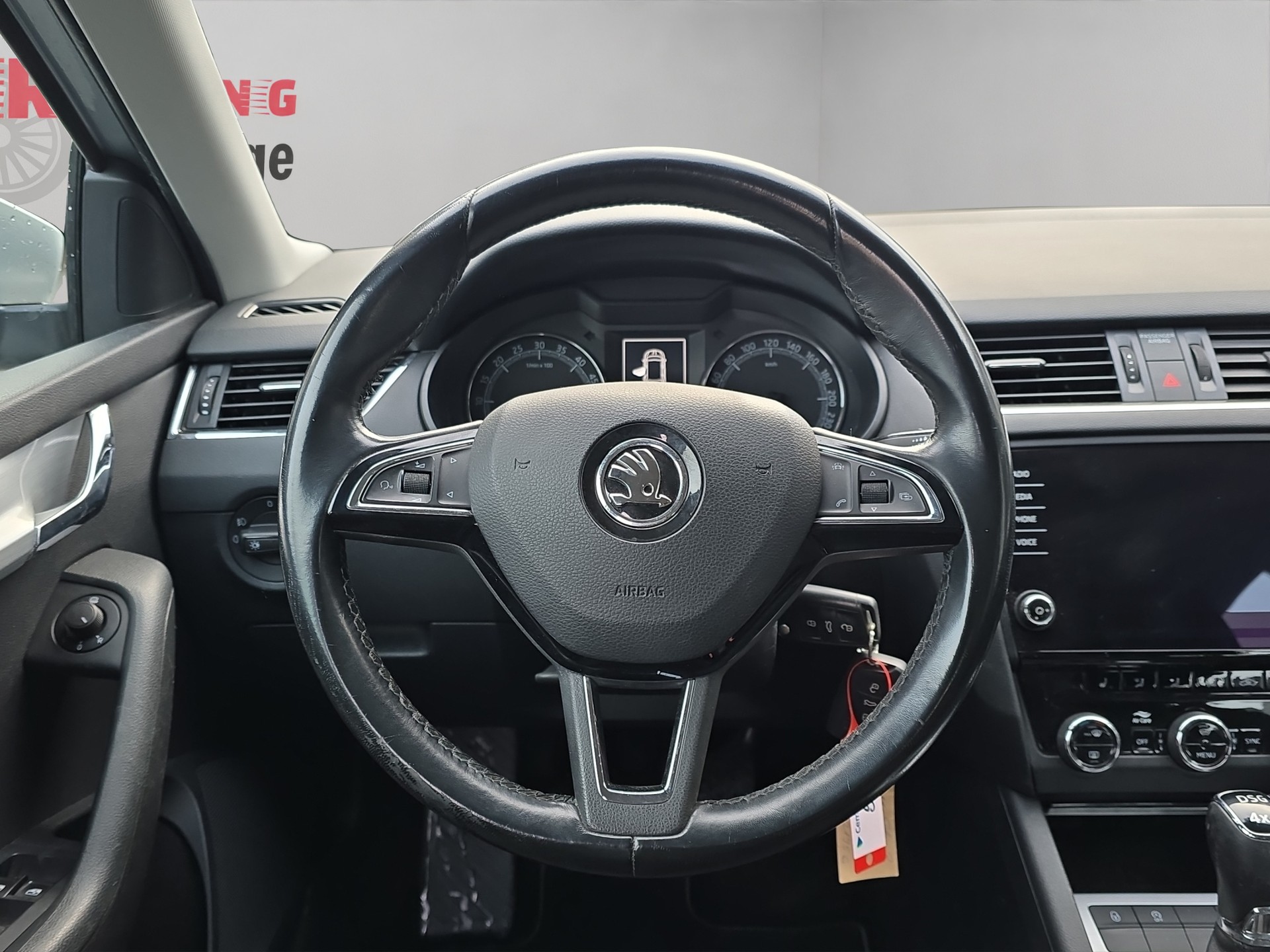 SKODA Octavia Combi 2.0 TDI Ambition 4x4-image-10