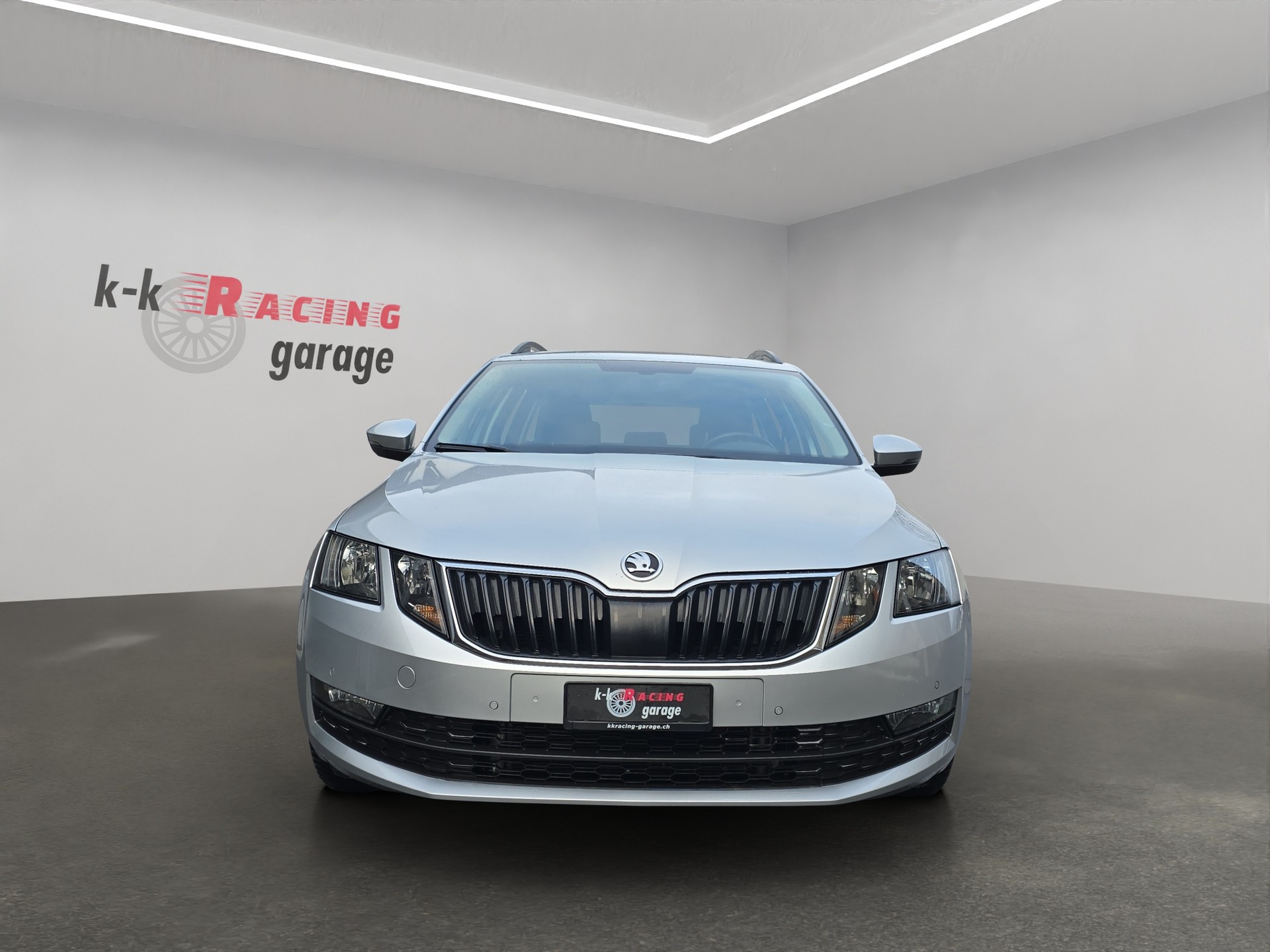 SKODA Octavia Combi 2.0 TDI Ambition 4x4-image-1