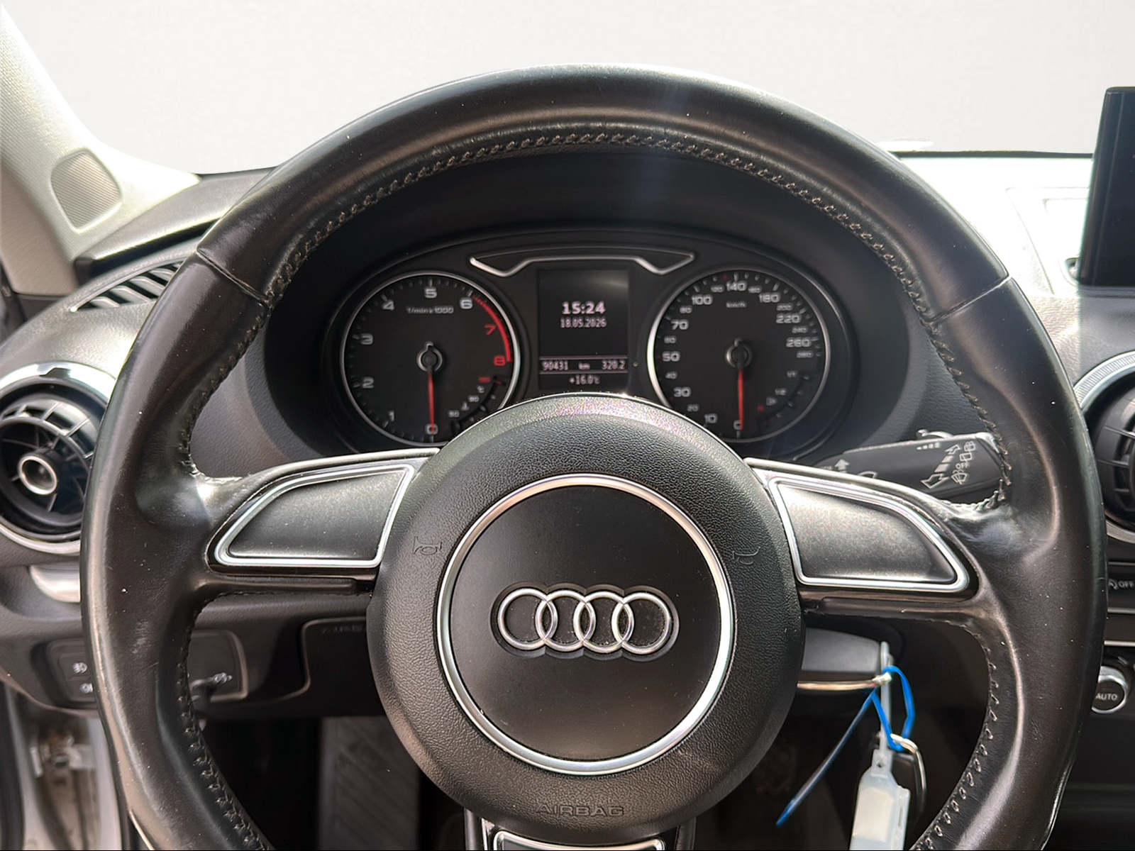 AUDI A3 Sportback 1.4 TFSI Ambition-image-3