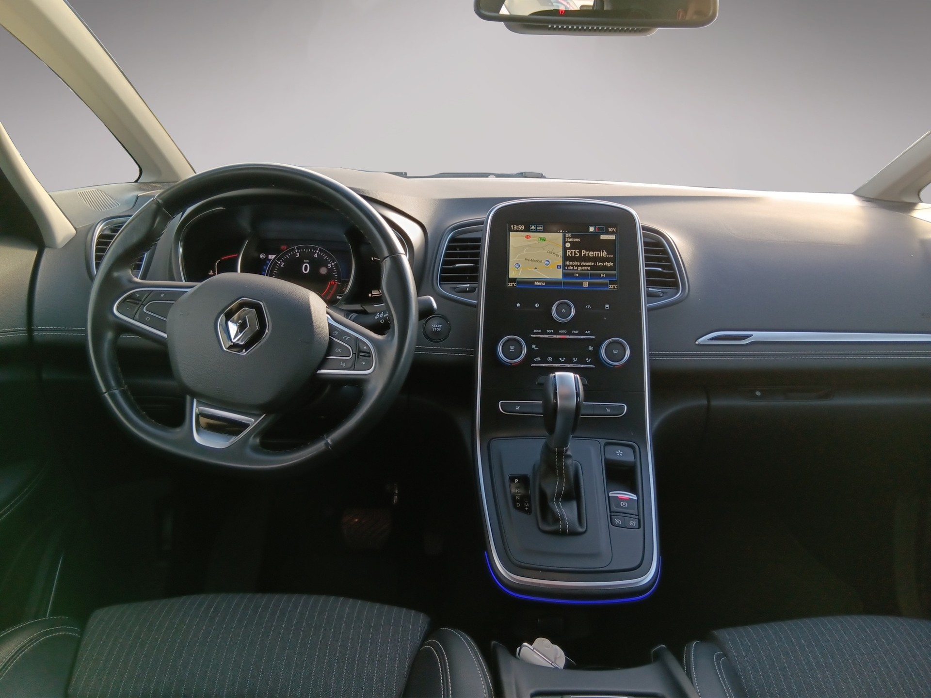 RENAULT Scénic 1.3 16V Turbo Intens EDC-image-10