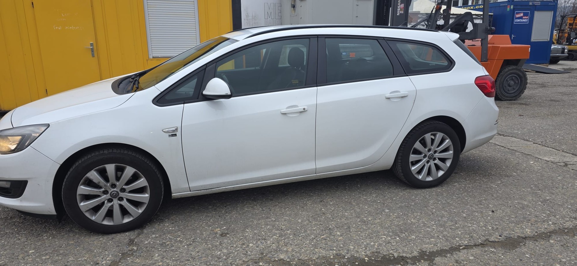 OPEL Astra SportsTourer 1.7 CDTi Anniversary Edition-image-3