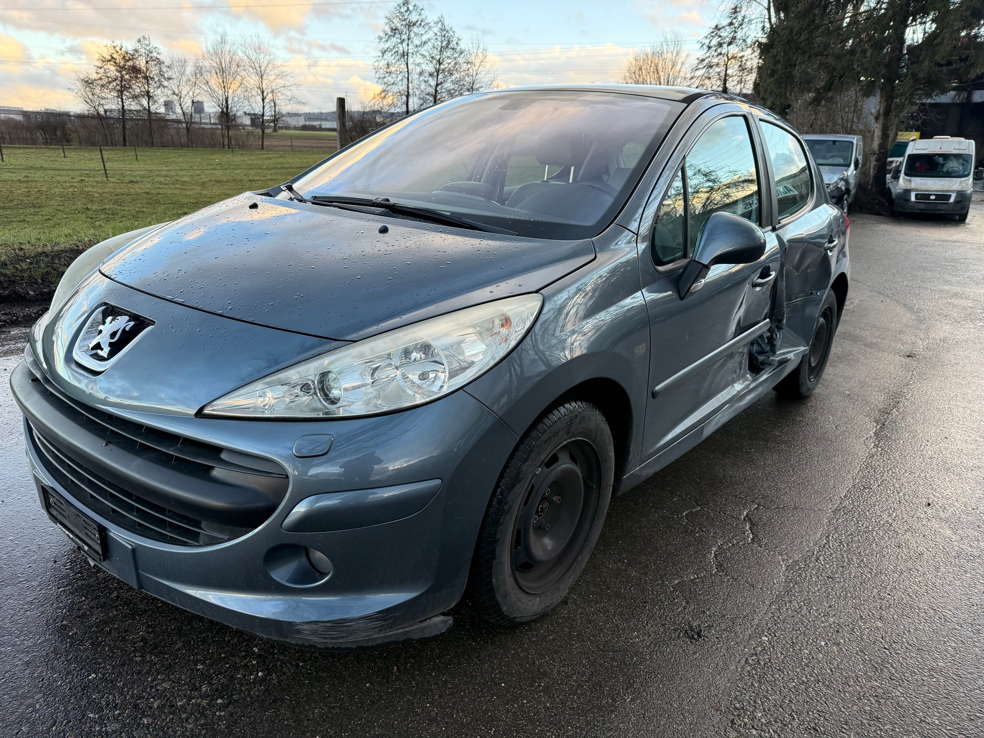 PEUGEOT 207 1.6 16V XS Automatic-image-3