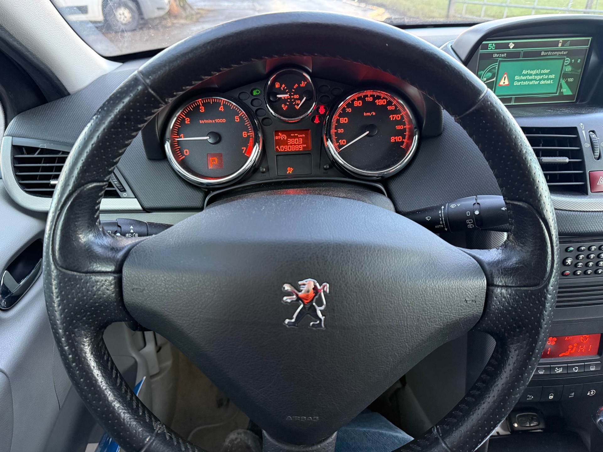PEUGEOT 207 1.6 16V XS Automatic-image-11