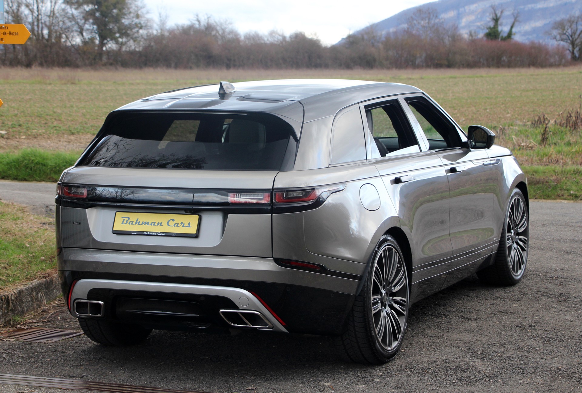 LAND ROVER Range Rover Velar R-Dynamic D 300 HSE Automatic-image-5