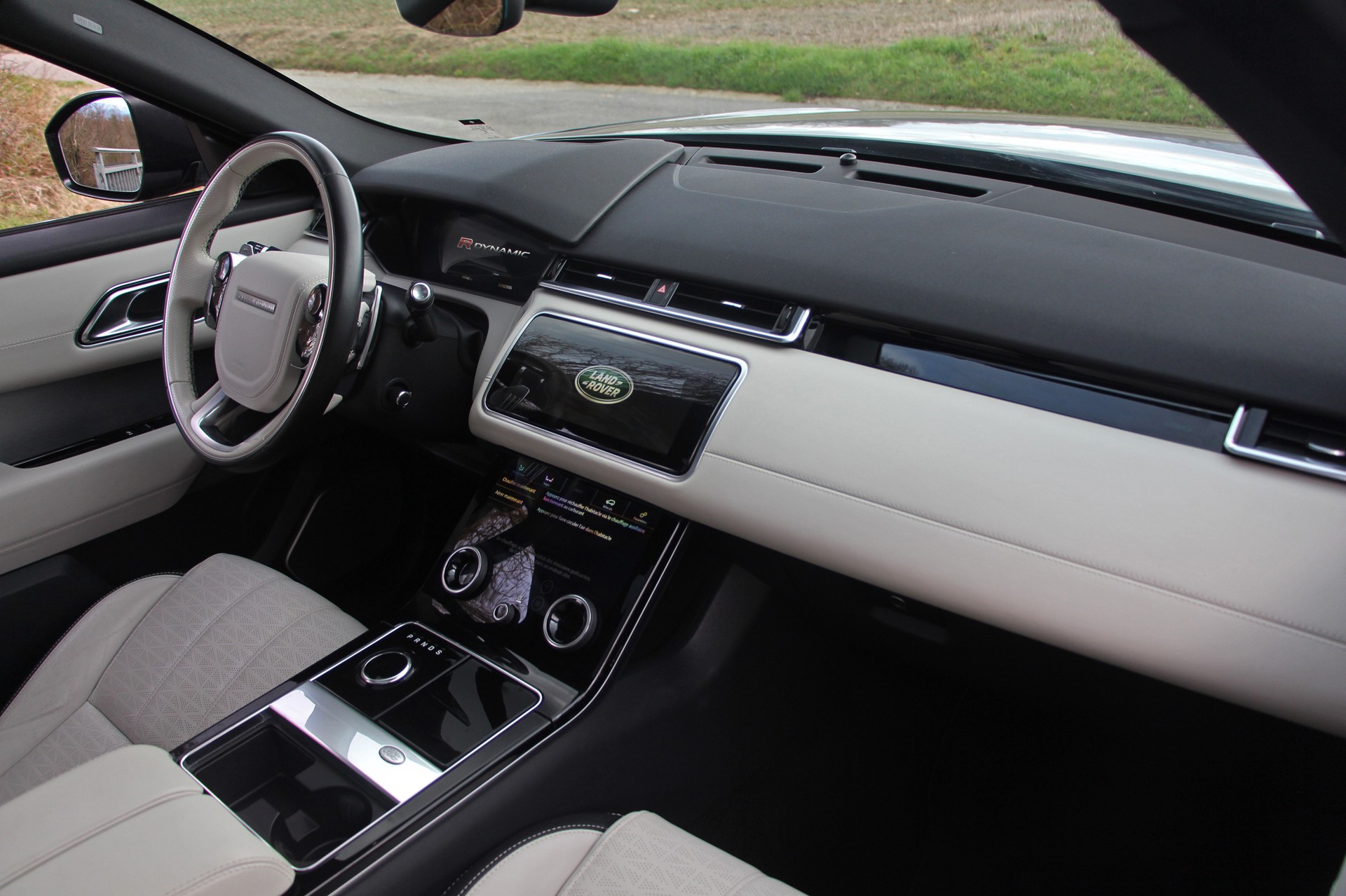 LAND ROVER Range Rover Velar R-Dynamic D 300 HSE Automatic-image-9