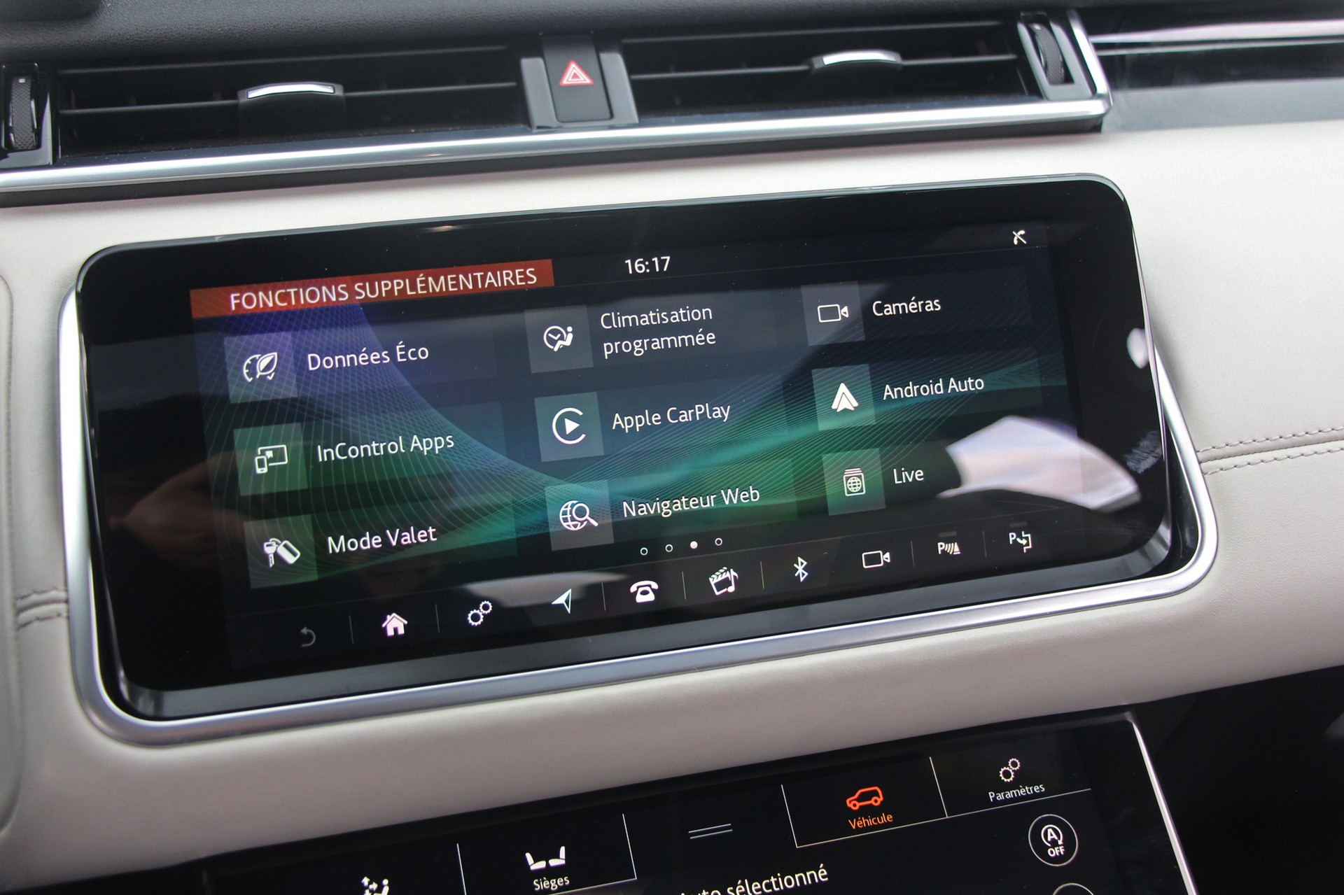 LAND ROVER Range Rover Velar R-Dynamic D 300 HSE Automatic-image-13