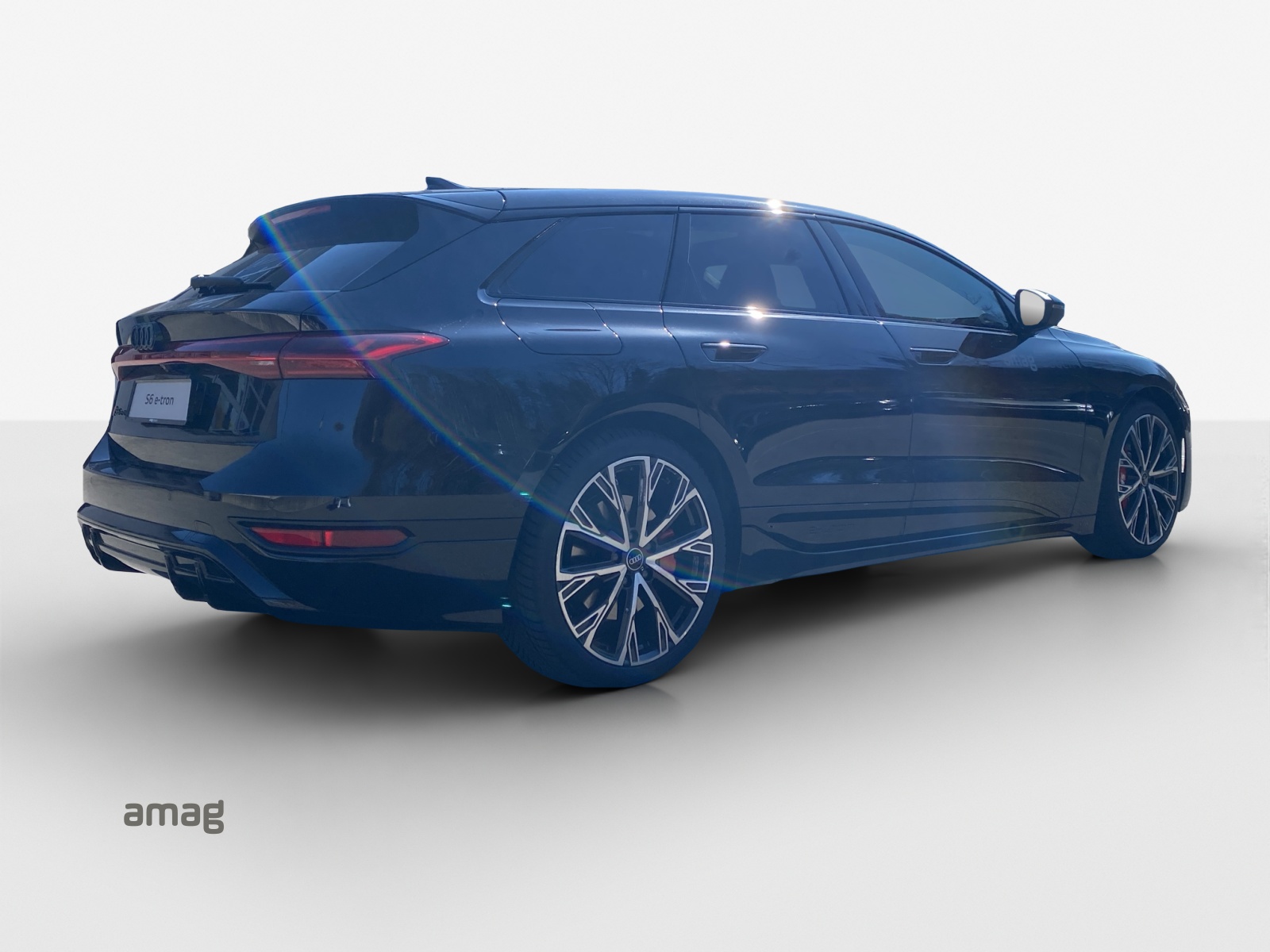 AUDI S6 Avant e-tron quattro-image-4