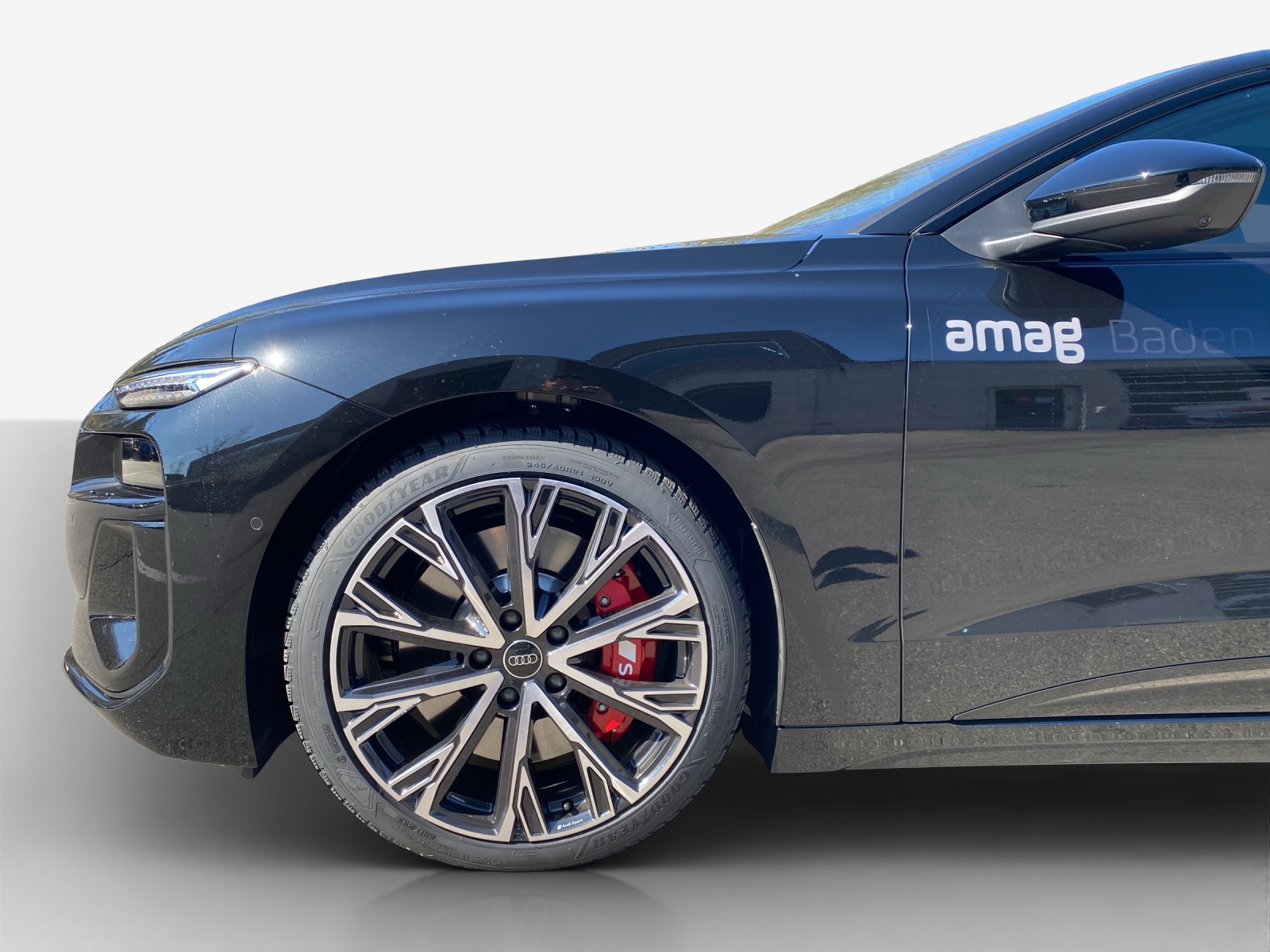 AUDI S6 Avant e-tron quattro-image-13