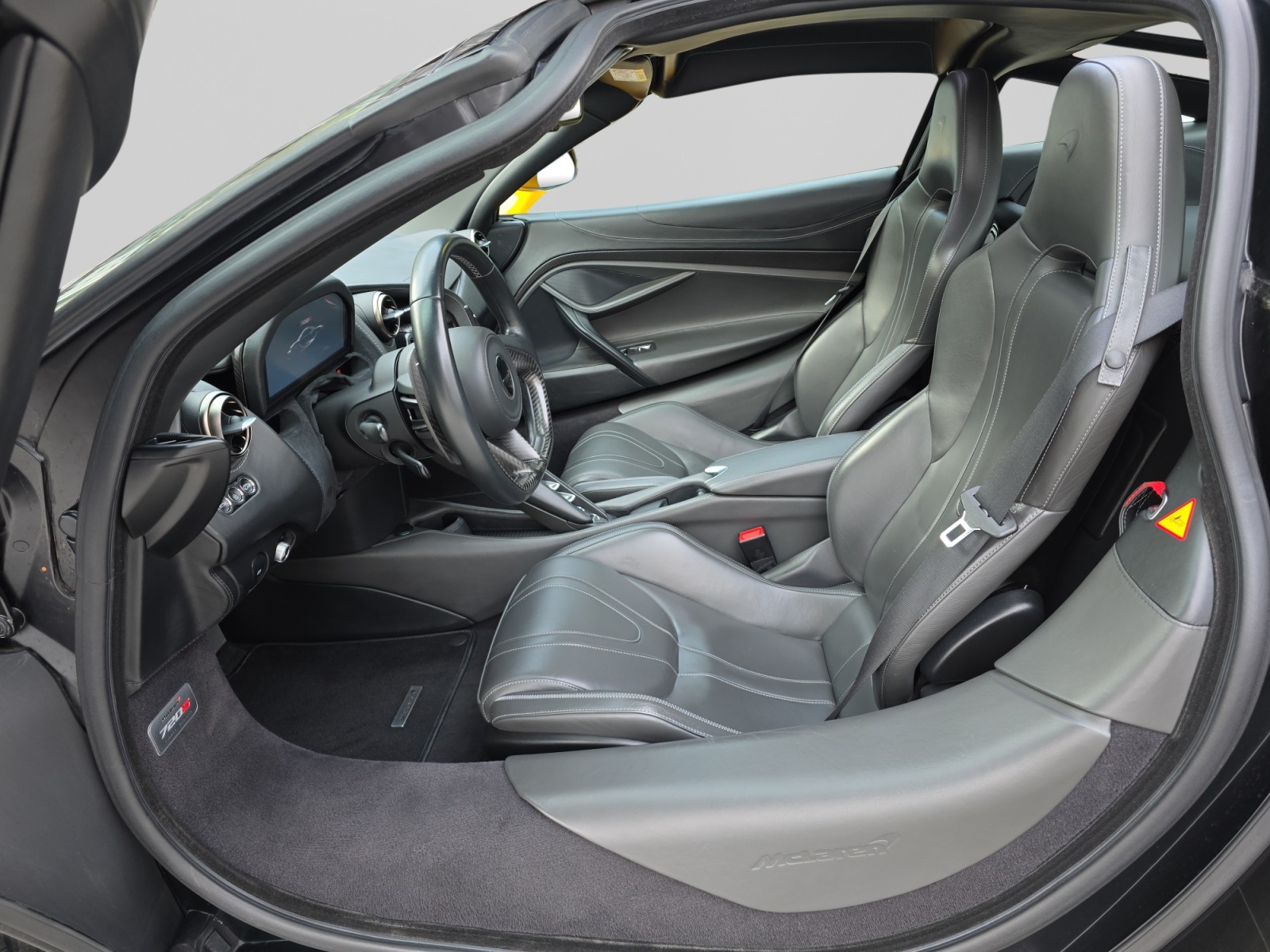 McLAREN 720S Coupé Luxury 4.0 V8 SSG-image-9