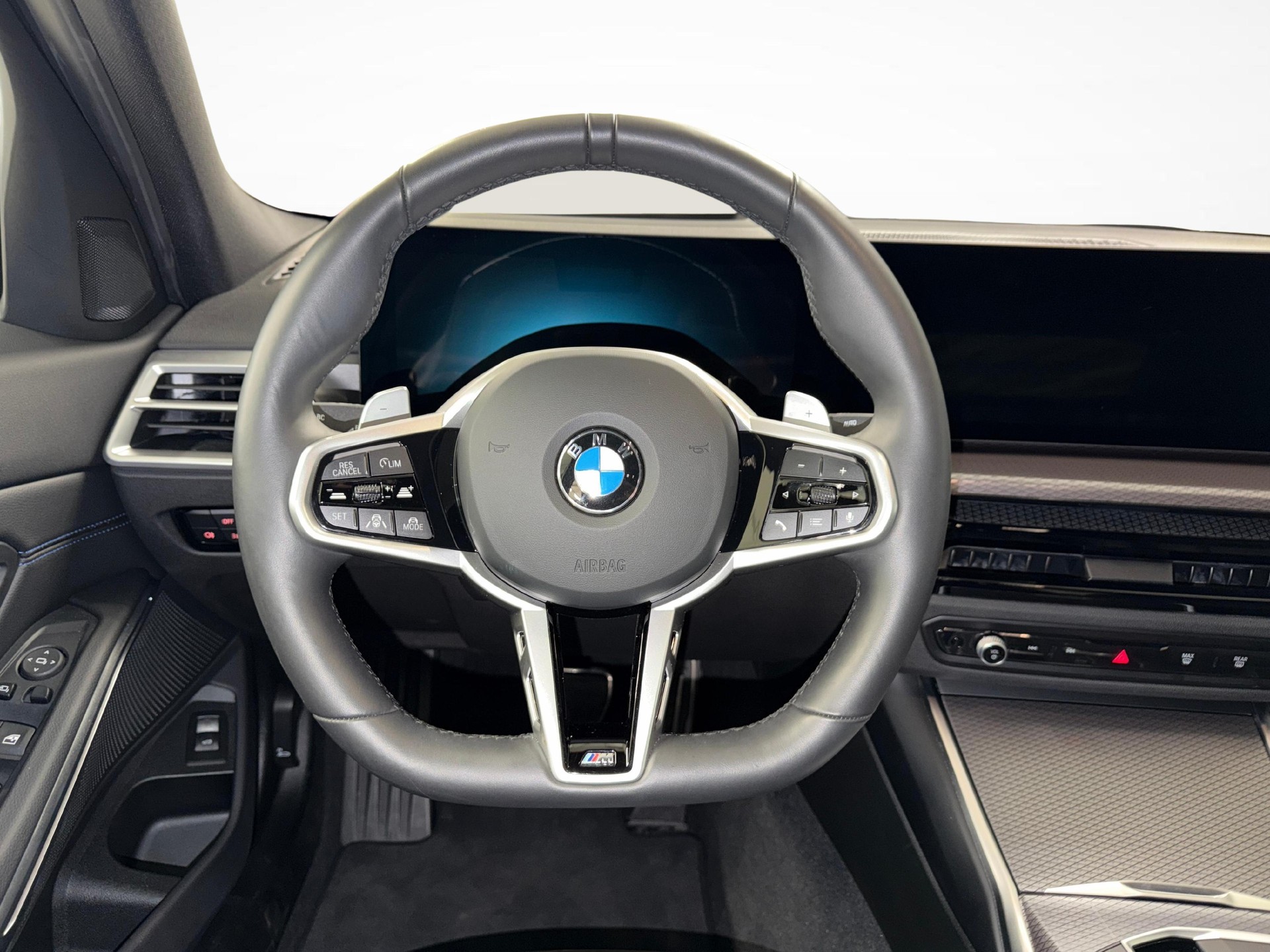 BMW 330d xDrive SAG-image-12
