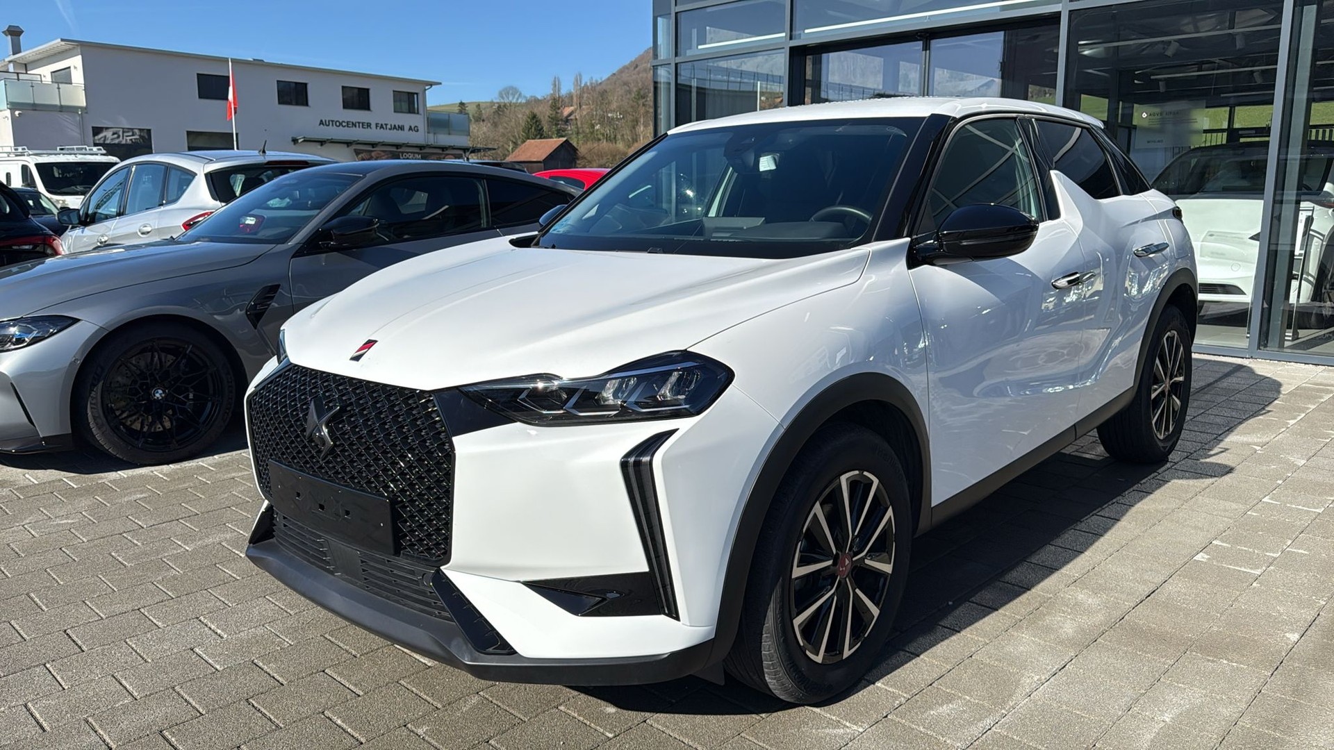 DS AUTOMOBILES DS 3 1.2 PureTech Ligne Noire EAT8-showroom-element-2