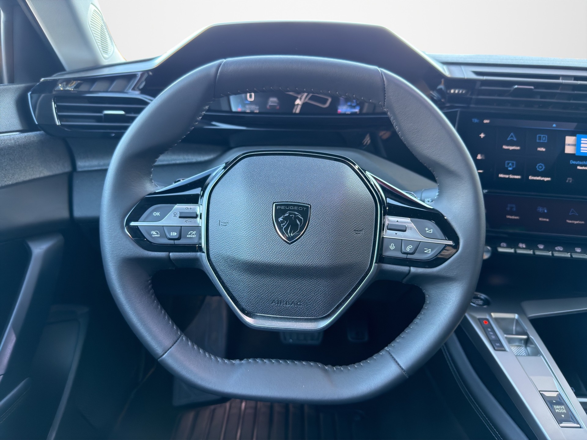 PEUGEOT 308 1.2 Pure Tech Allure EAT8-image-7