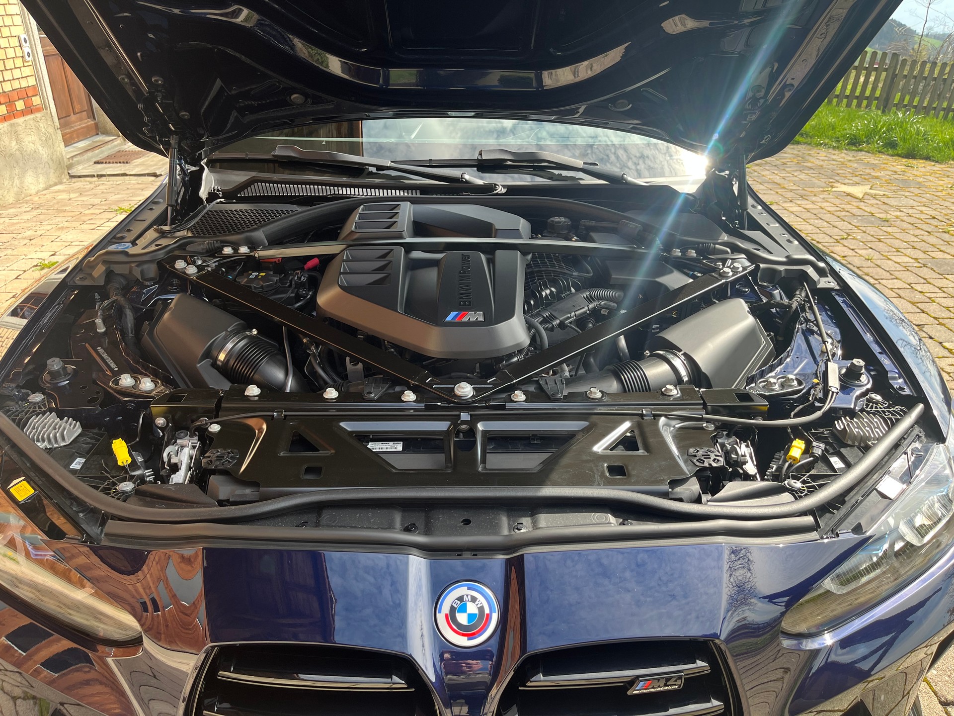 BMW M4 Cabrio Competition M xDrive-image-8