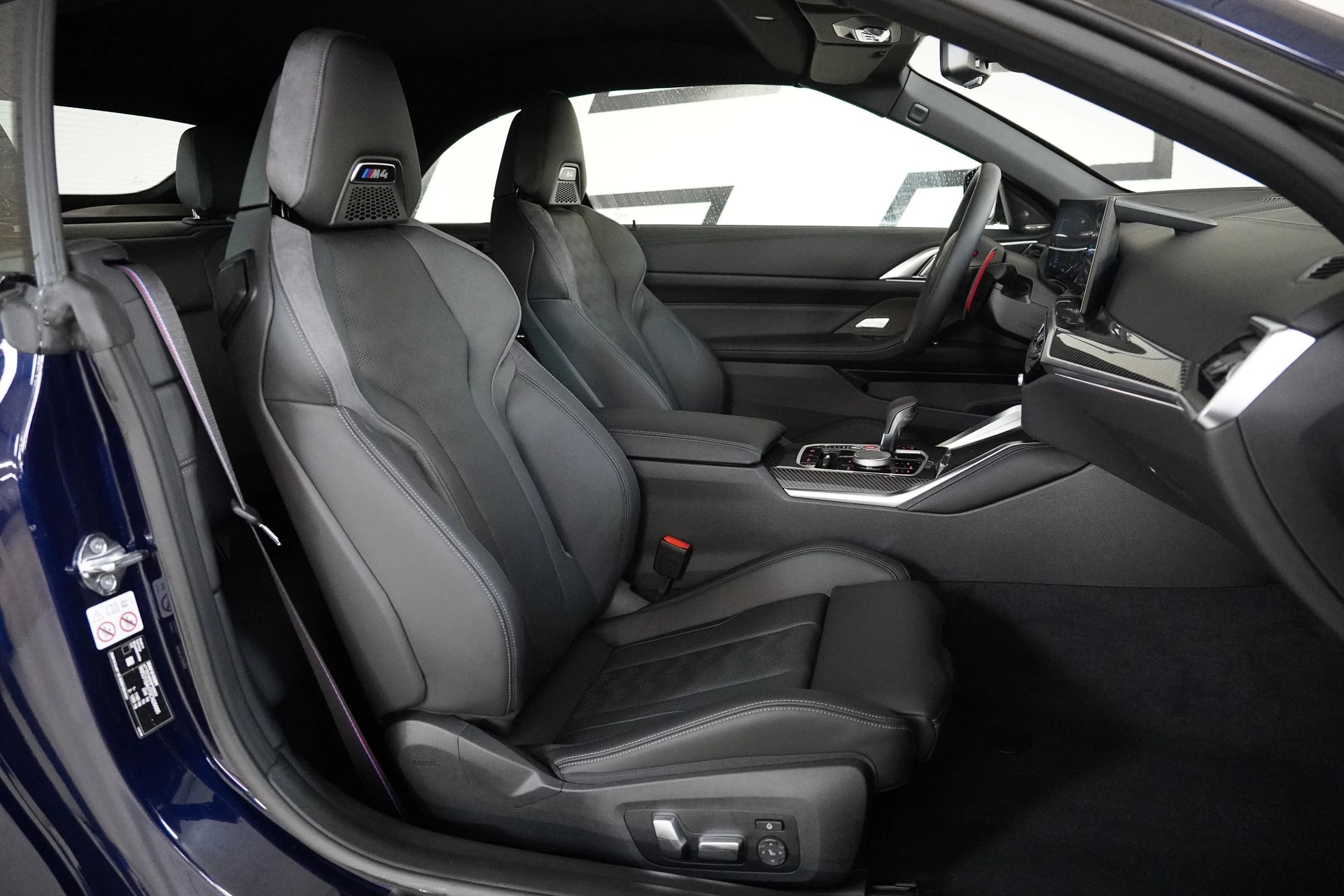BMW M4 Cabrio Competition M xDrive-image-6