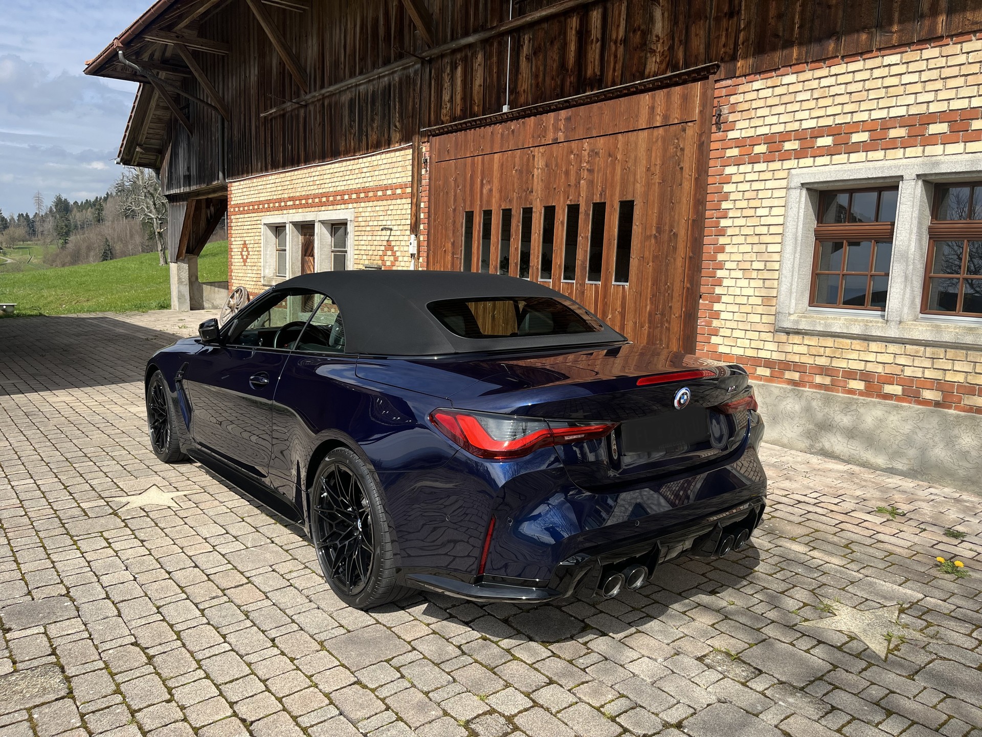 BMW M4 Cabrio Competition M xDrive-image-3