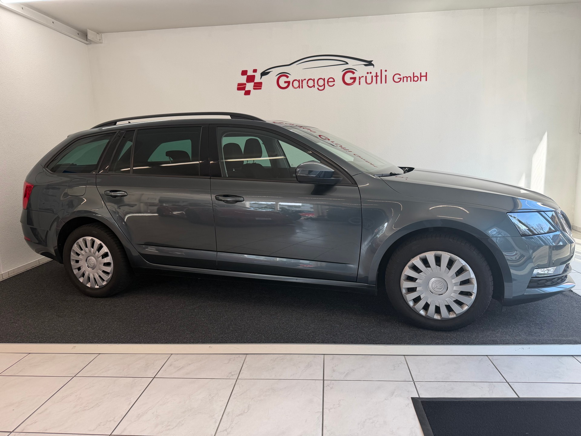 SKODA Octavia Combi 1.6 TDI 115 Ambition DSG-showroom-element-1