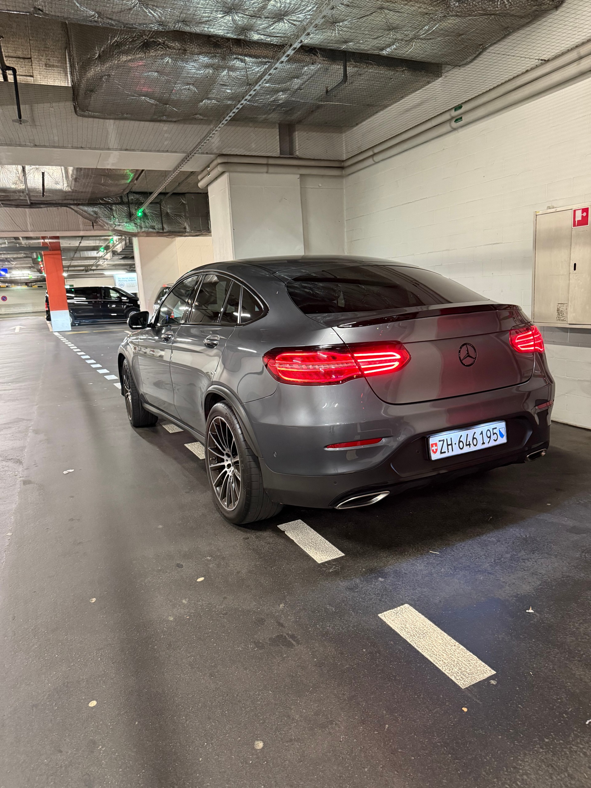 MERCEDES-BENZ GLC Coupé 250 AMG Line 4Matic 9G-Tronic-image-3