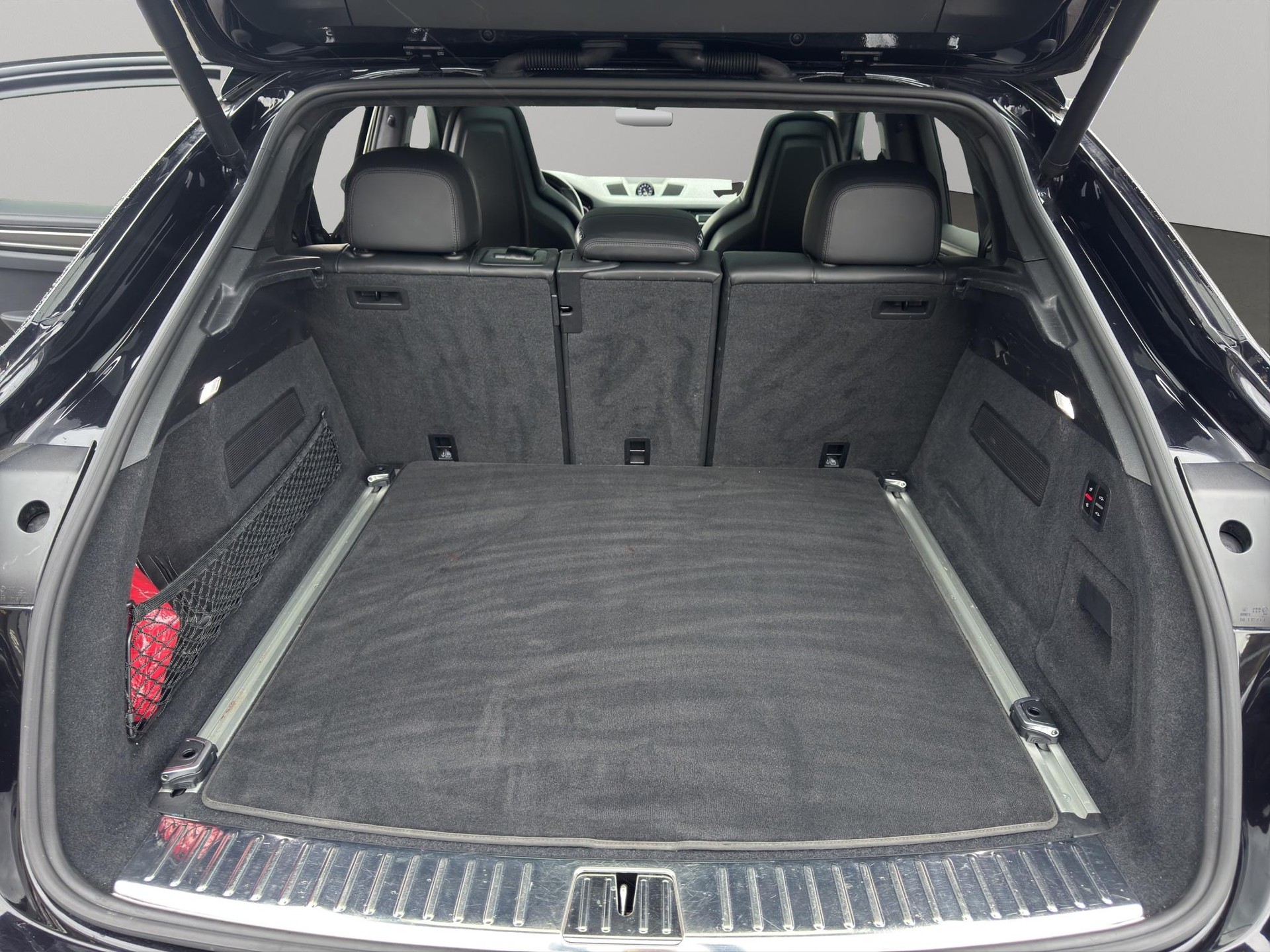 PORSCHE Cayenne Coupé 4.0 V8 Turbo S E-Hybrid-image-10