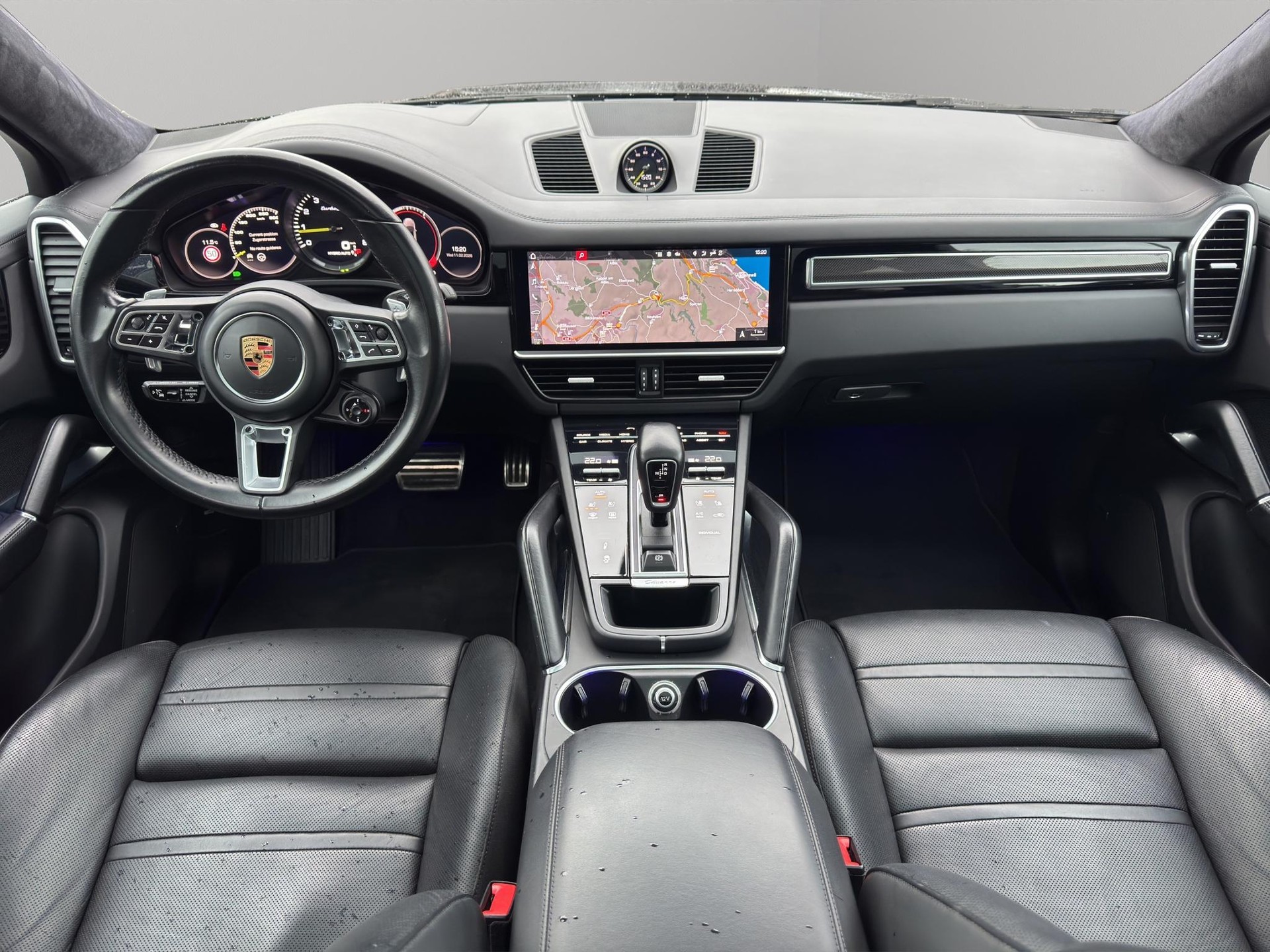 PORSCHE Cayenne Coupé 4.0 V8 Turbo S E-Hybrid-image-5