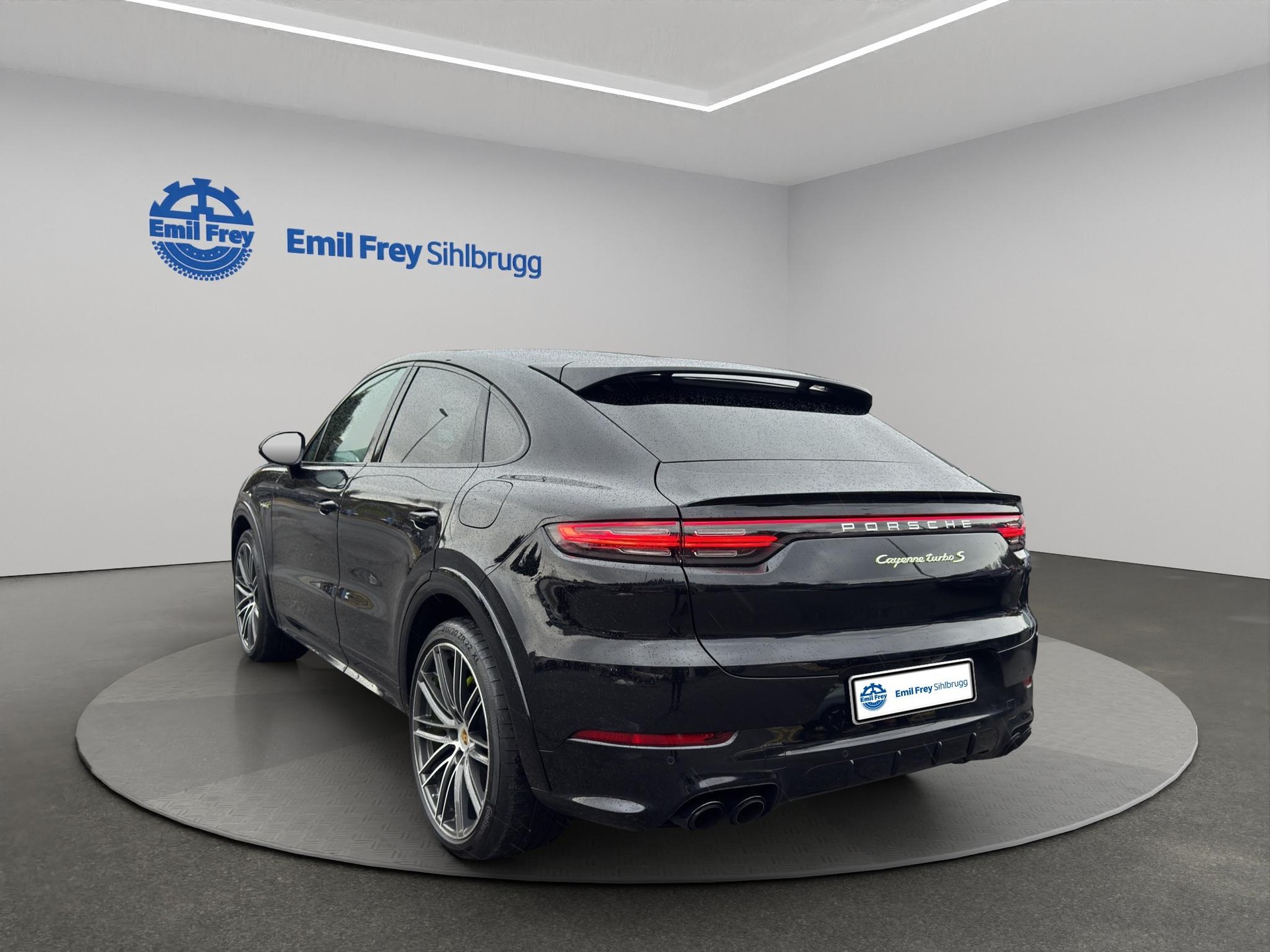PORSCHE Cayenne Coupé 4.0 V8 Turbo S E-Hybrid-image-8