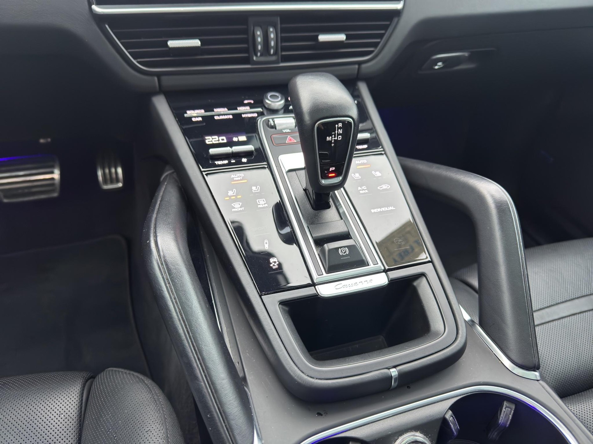 PORSCHE Cayenne Coupé 4.0 V8 Turbo S E-Hybrid-image-6