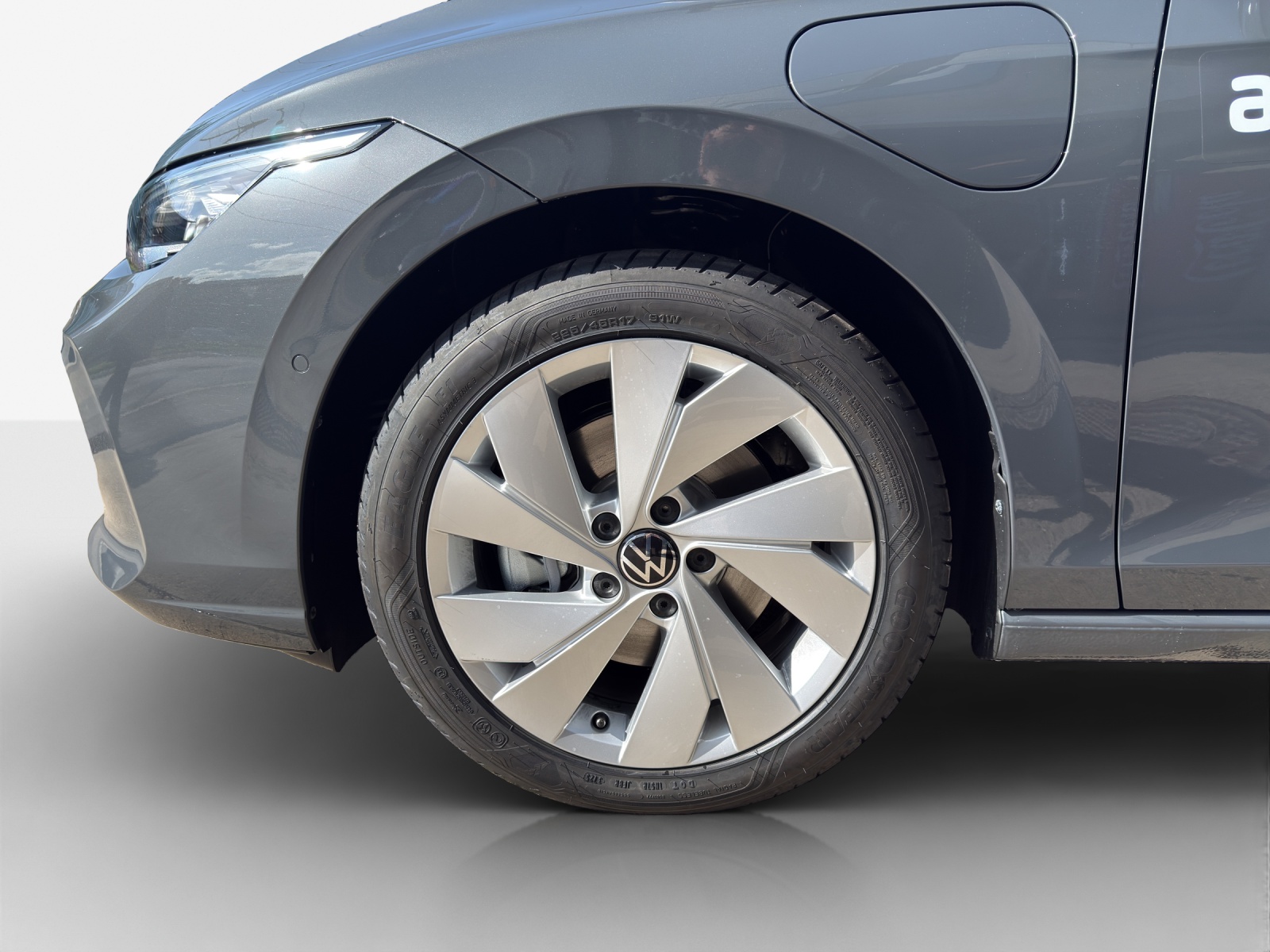 VW Golf 1.5 TSI PHEV Style-image-13