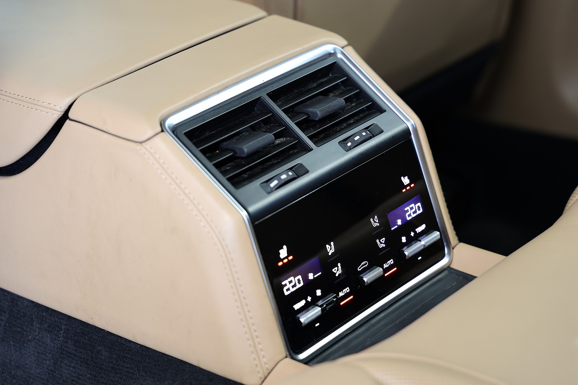 PORSCHE Panamera 4S Sport Turismo PDK-image-17