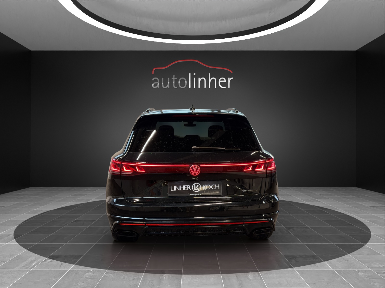 VW Touareg 3.0 TSI eHybrid R Final Edition Tiptronic-image-3
