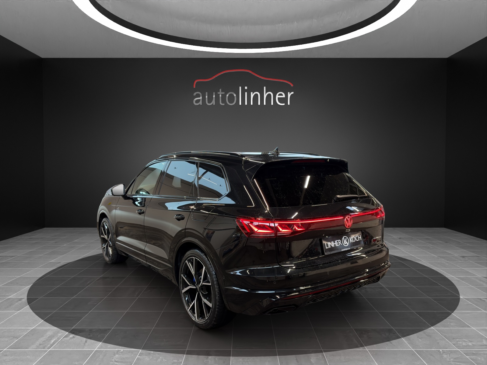 VW Touareg 3.0 TSI eHybrid R Final Edition Tiptronic-image-2