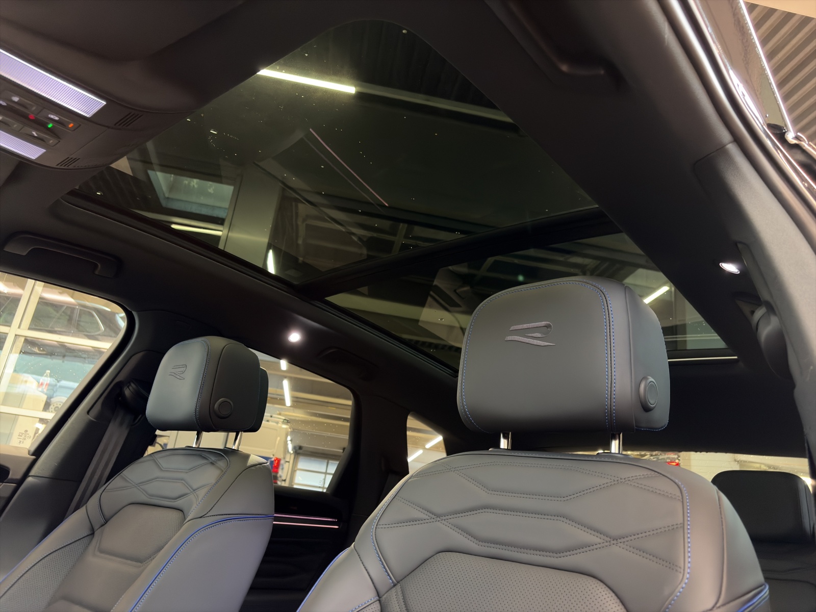 VW Touareg 3.0 TSI eHybrid R Final Edition Tiptronic-image-16