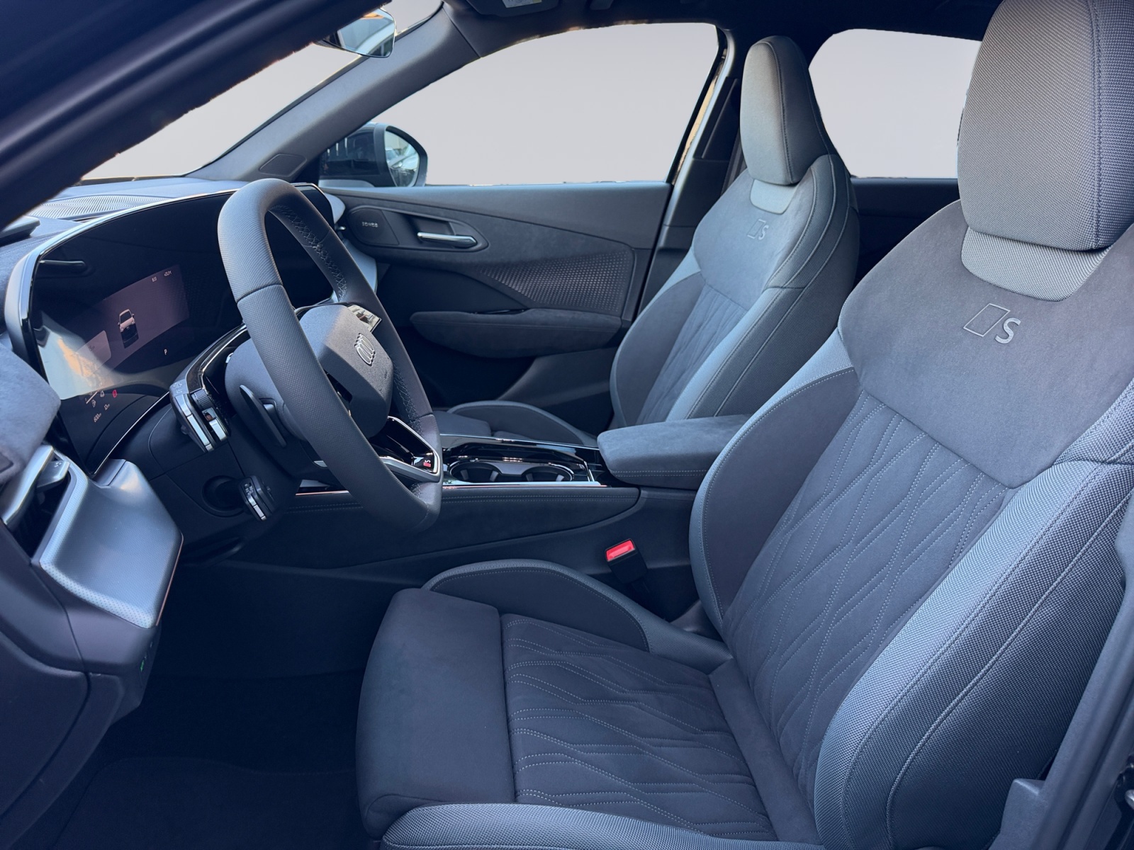AUDI Q3 SUV e-hybrid 200 kW S tronig-image-6