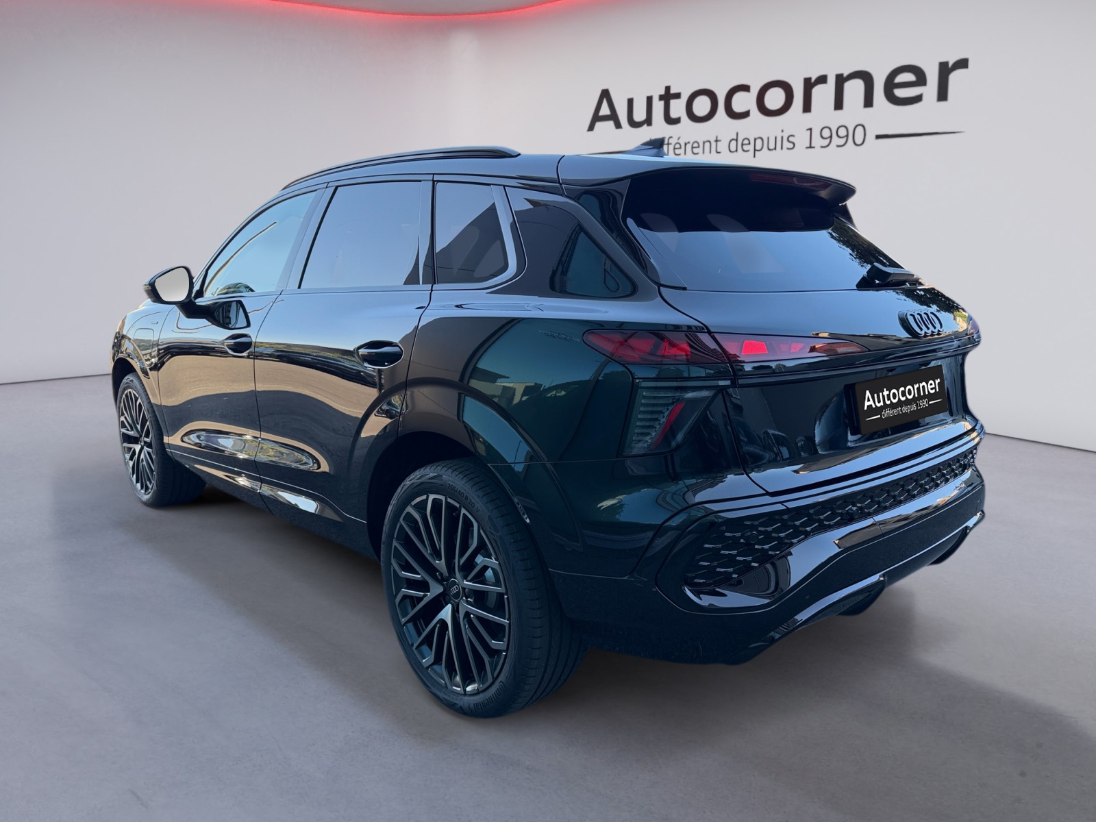 AUDI Q3 SUV e-hybrid 200 kW S tronig-image-2