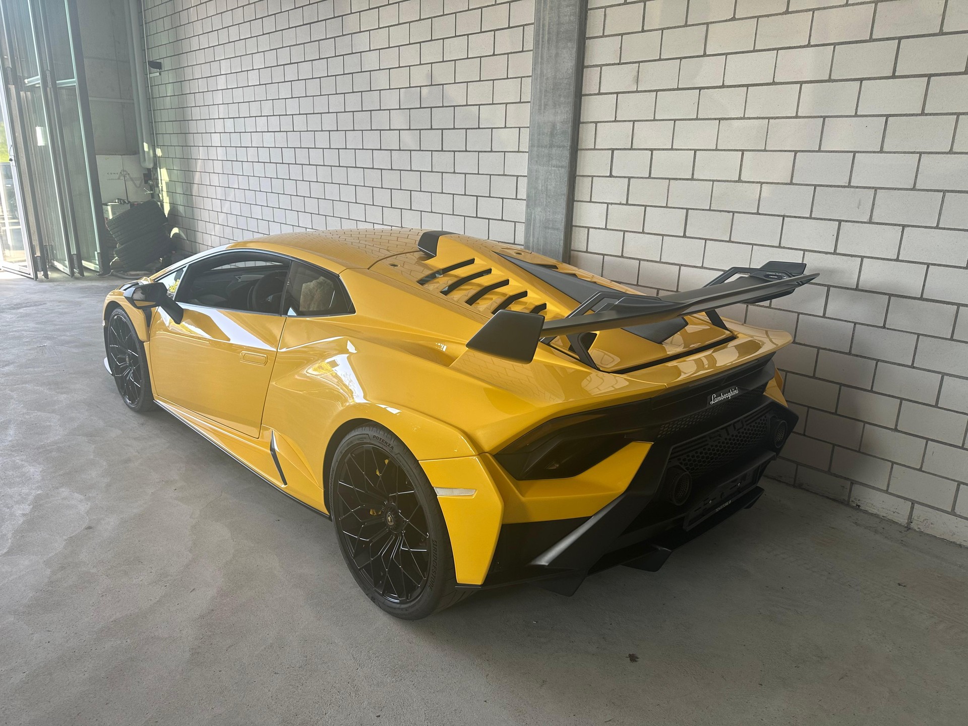 LAMBORGHINI Huracan STO Coupé DCT RWD-image-5