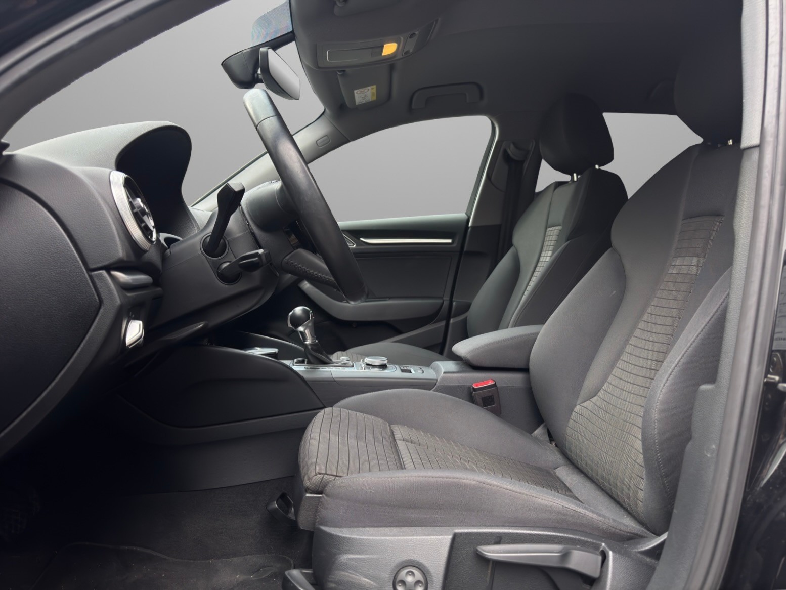 AUDI A3 Sportback 30 TDI Sport S-tronic-image-7