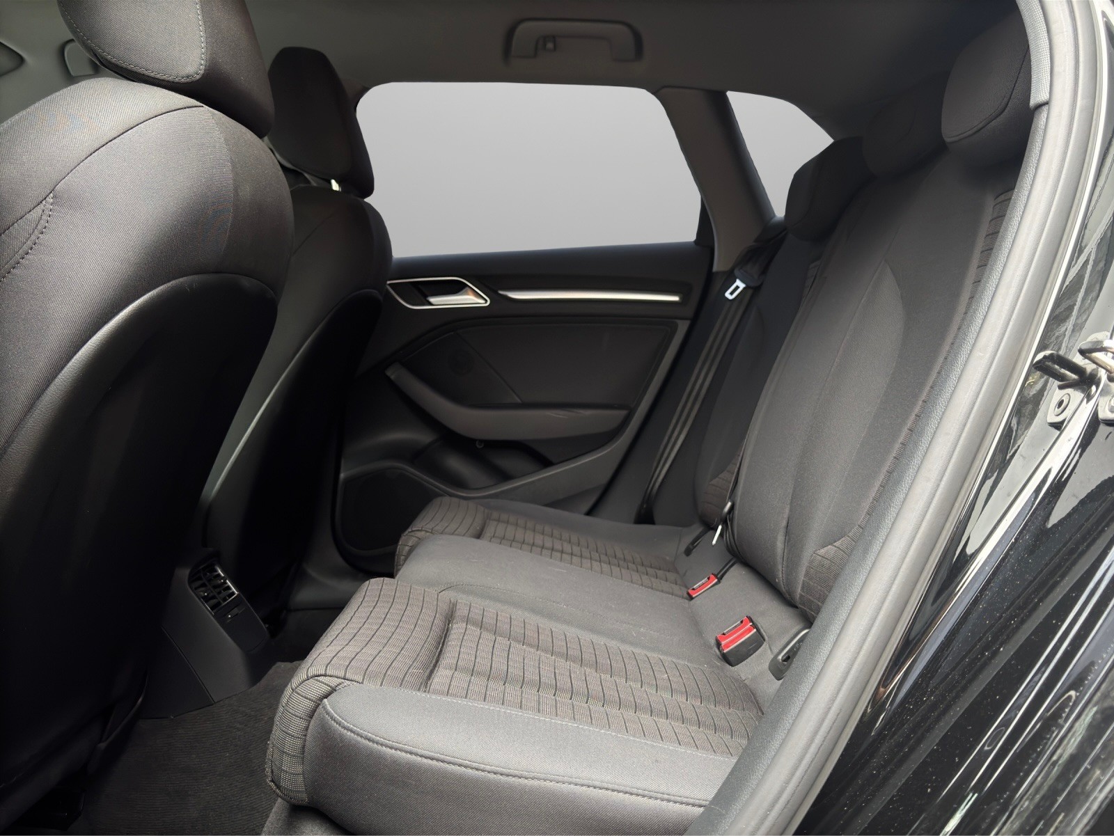 AUDI A3 Sportback 30 TDI Sport S-tronic-image-10