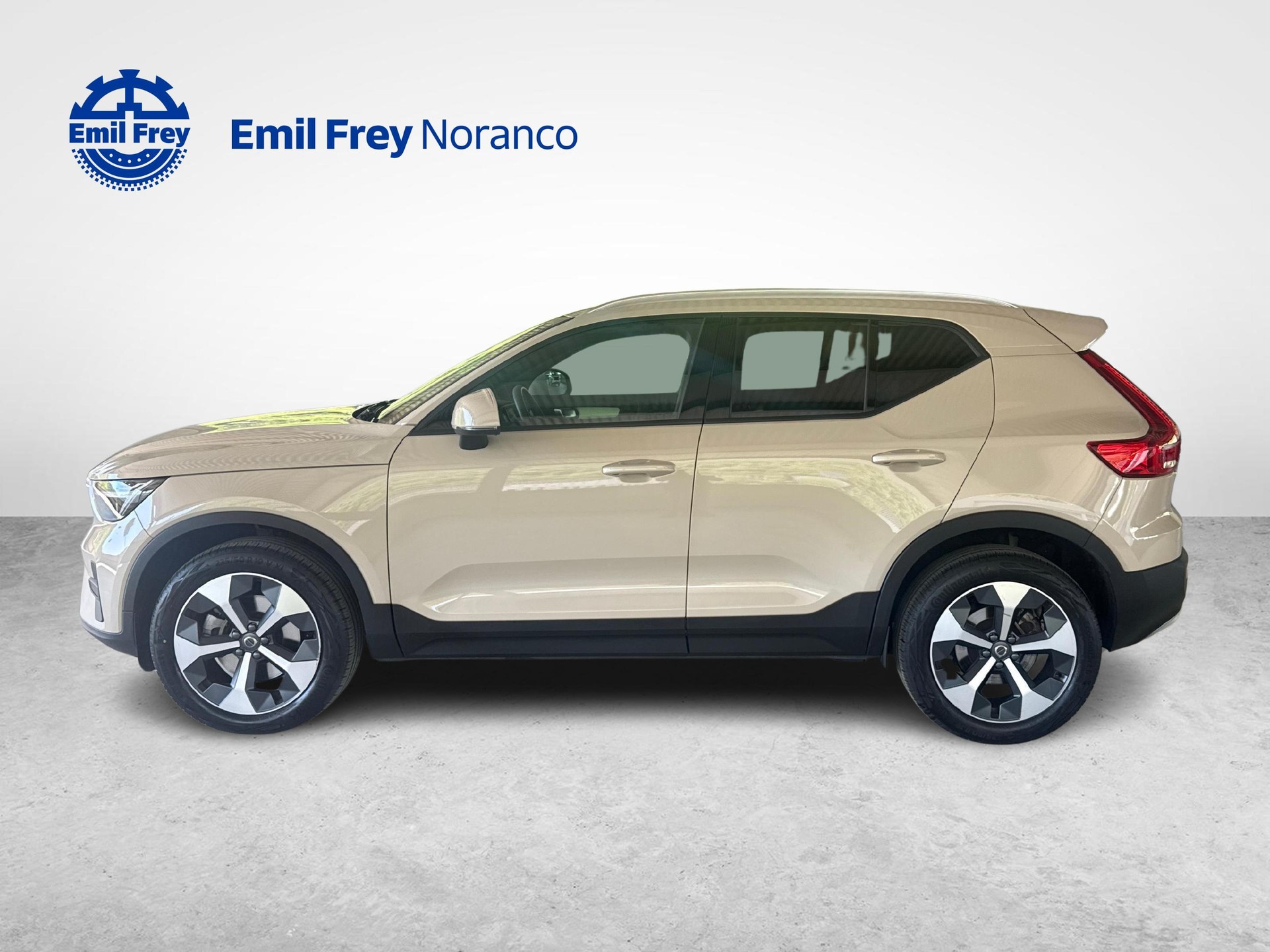 VOLVO XC40 2.0 B3 MH Core + Pneumatici invernali inclusi-image-1