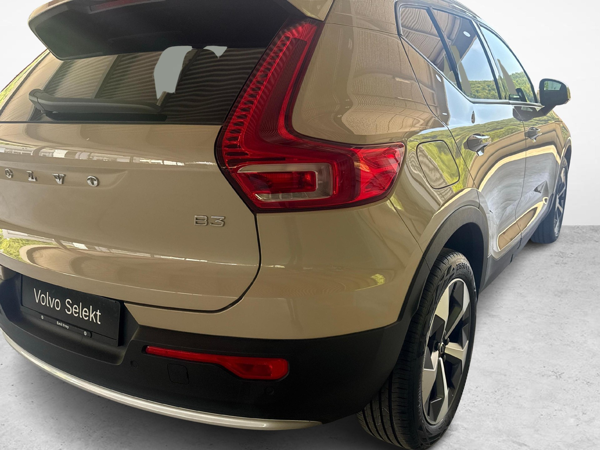 VOLVO XC40 2.0 B3 MH Core + Pneumatici invernali inclusi-image-14