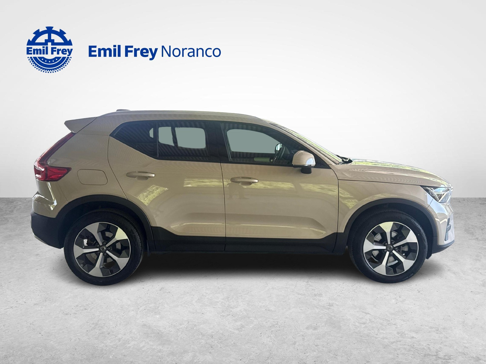 VOLVO XC40 2.0 B3 MH Core + Pneumatici invernali inclusi-image-5