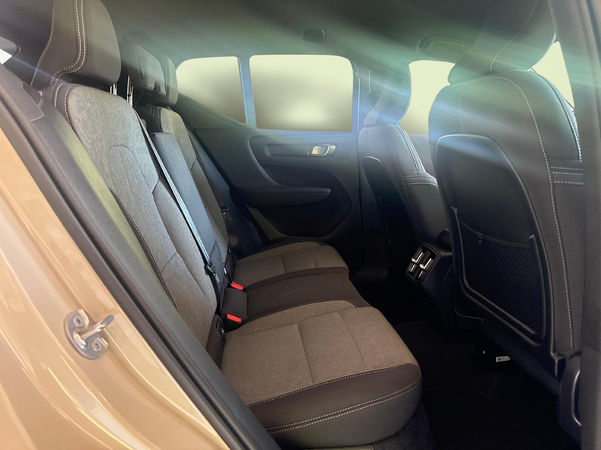 VOLVO XC40 2.0 B3 MH Core + Pneumatici invernali inclusi-image-10