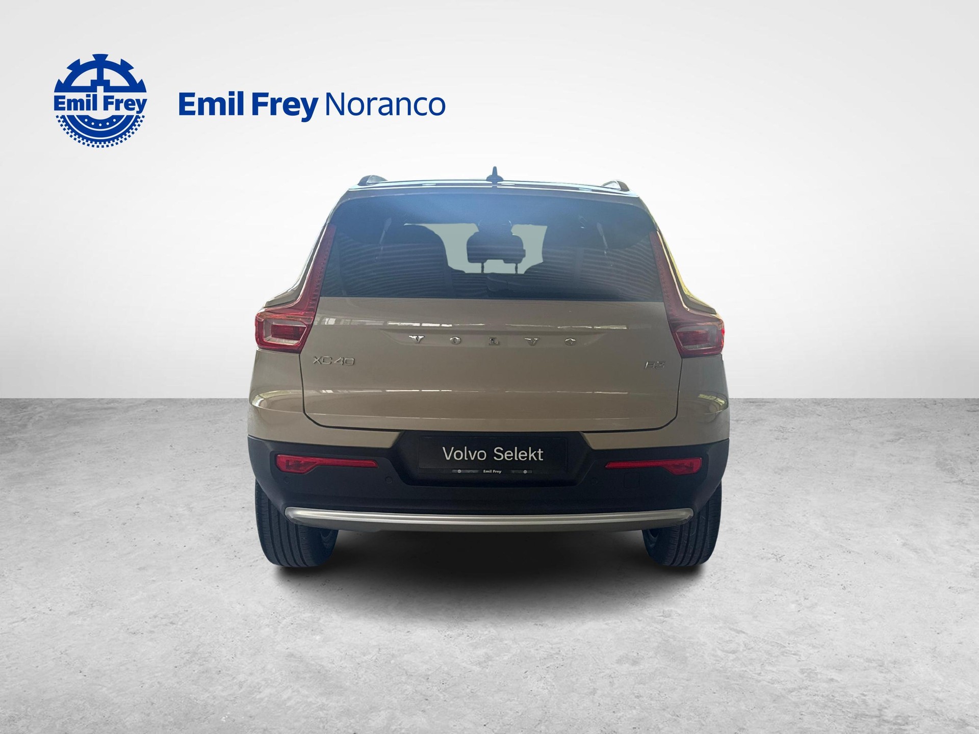 VOLVO XC40 2.0 B3 MH Core + Pneumatici invernali inclusi-image-3