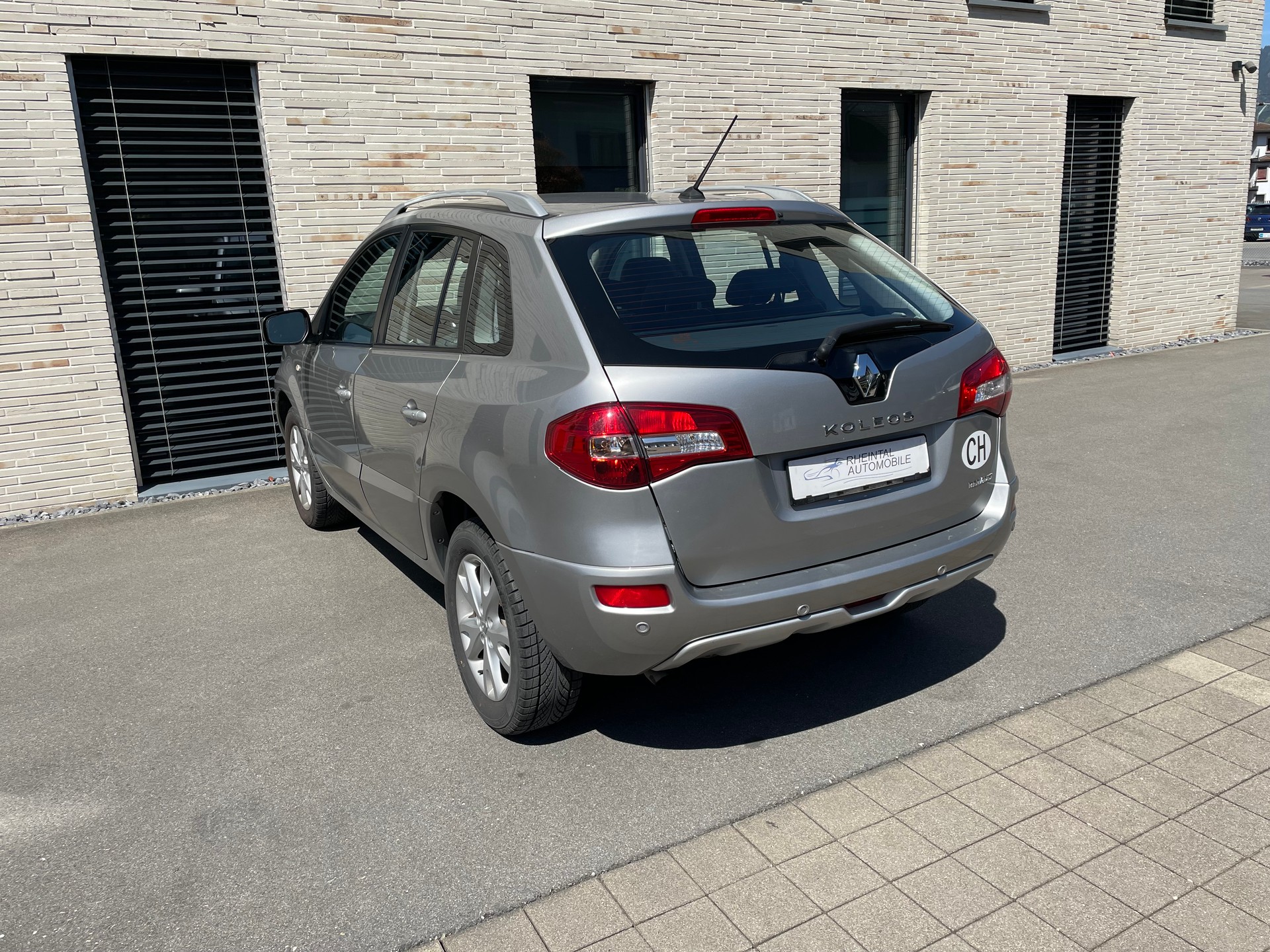 RENAULT Koleos 2.0 dCi Dynamique Luxe 4x4 Automatic-image-10
