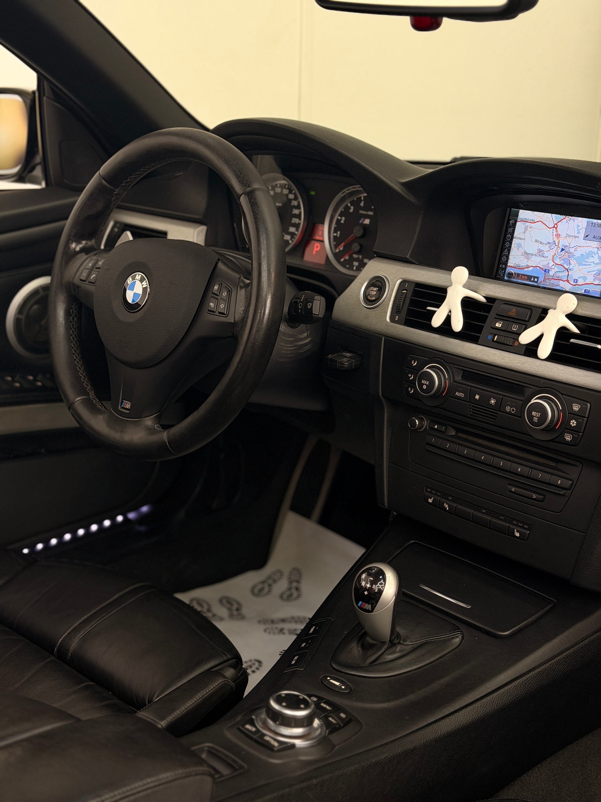 BMW M3 Cabriolet DSG-image-6