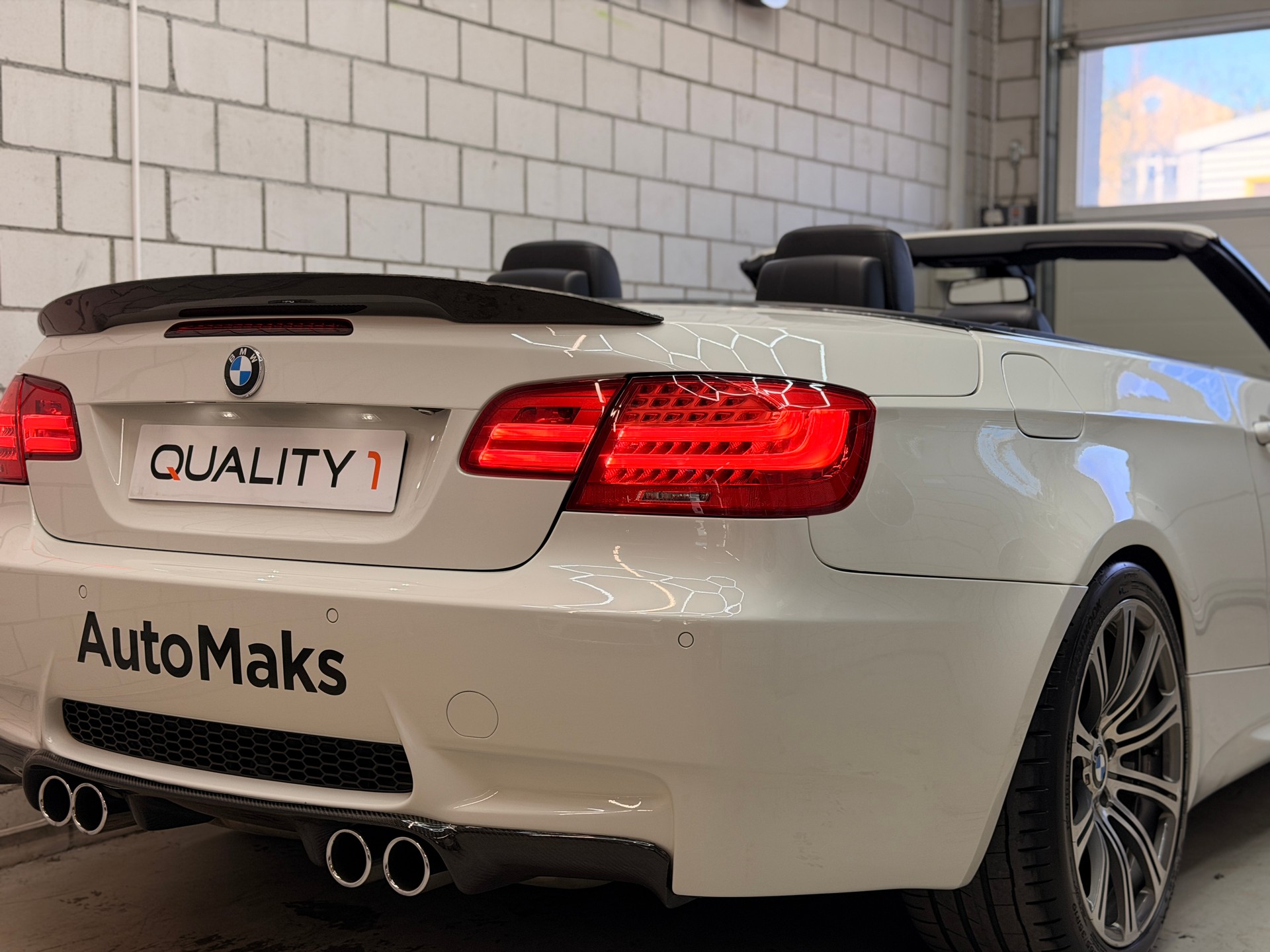 BMW M3 Cabriolet DSG-showroom-element-2