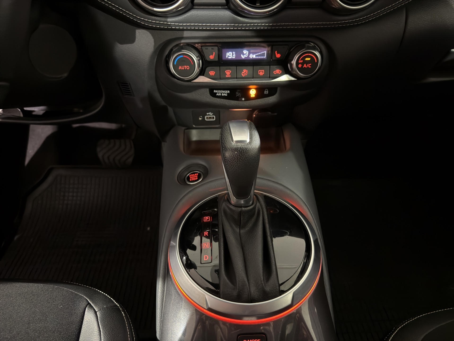 NISSAN Juke 1.0 DIG-T tekna DCT-image-11
