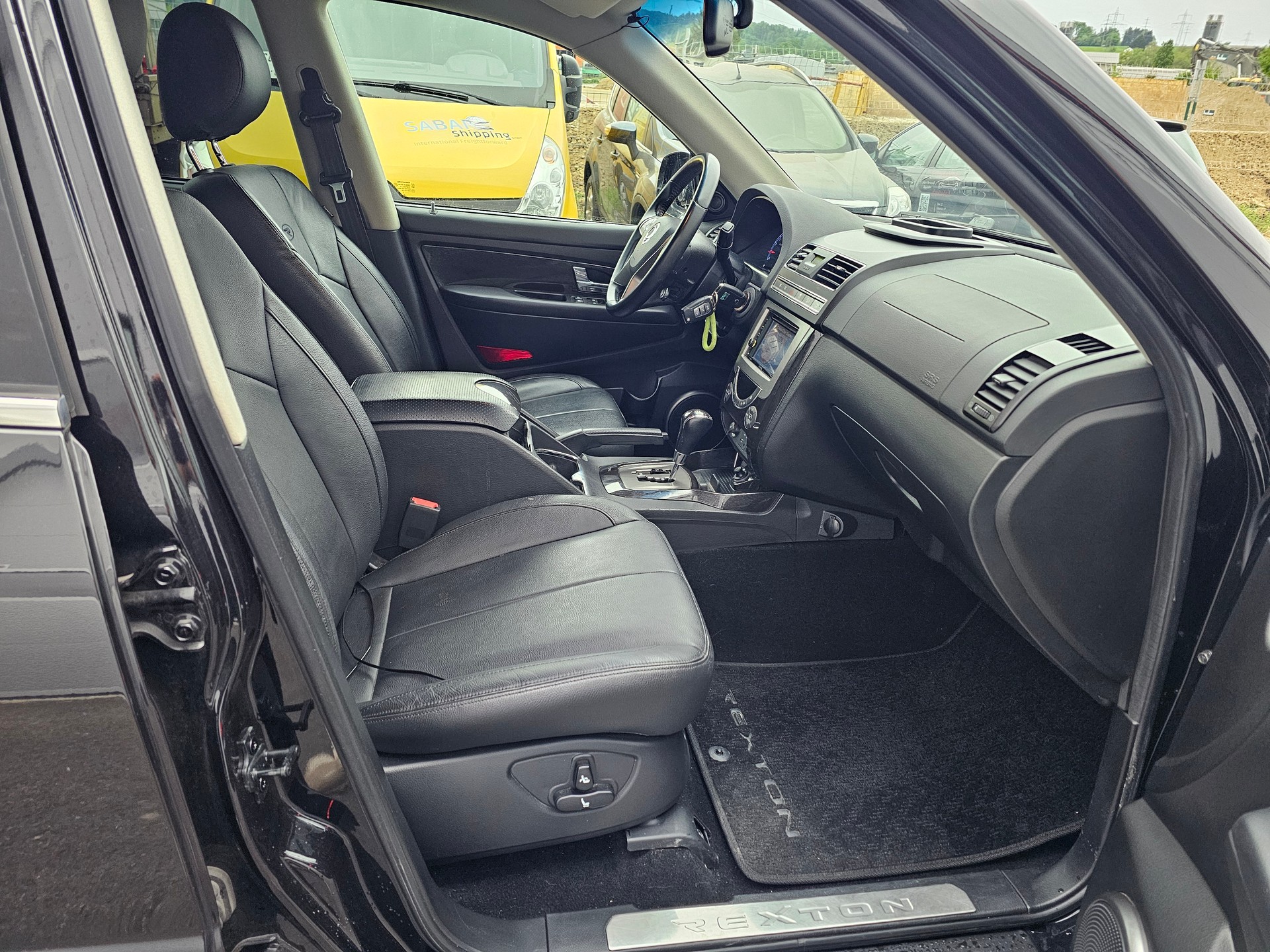 KGM-SsangYong Rexton RX200 e-XDi Sapphire 4WD Automatic-image-9