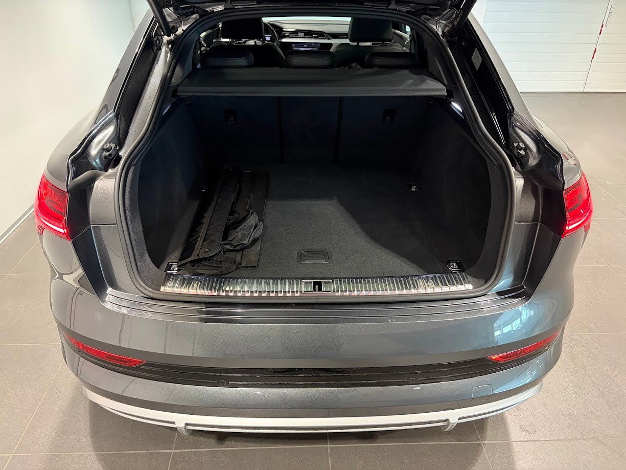 AUDI e-tron 55 Sportback quattro-image-11