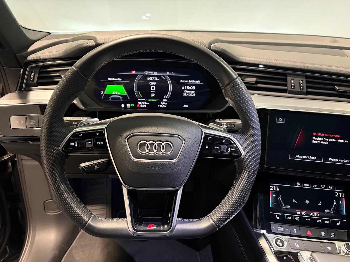 AUDI e-tron 55 Sportback quattro-image-5